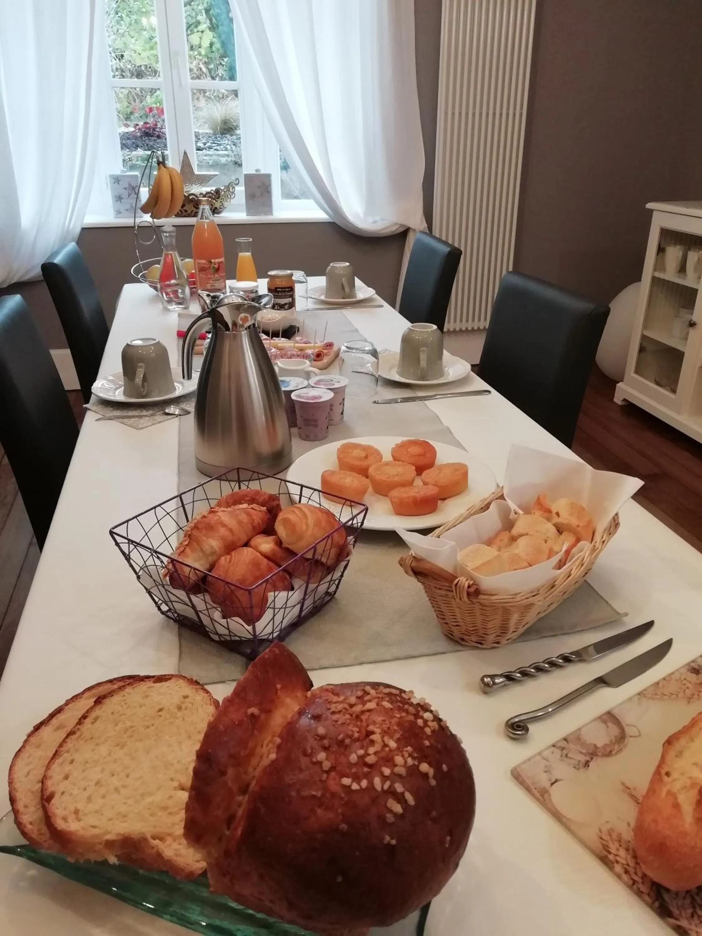 Continental breakfast in Chambres d'hôtes La Tuilerie
