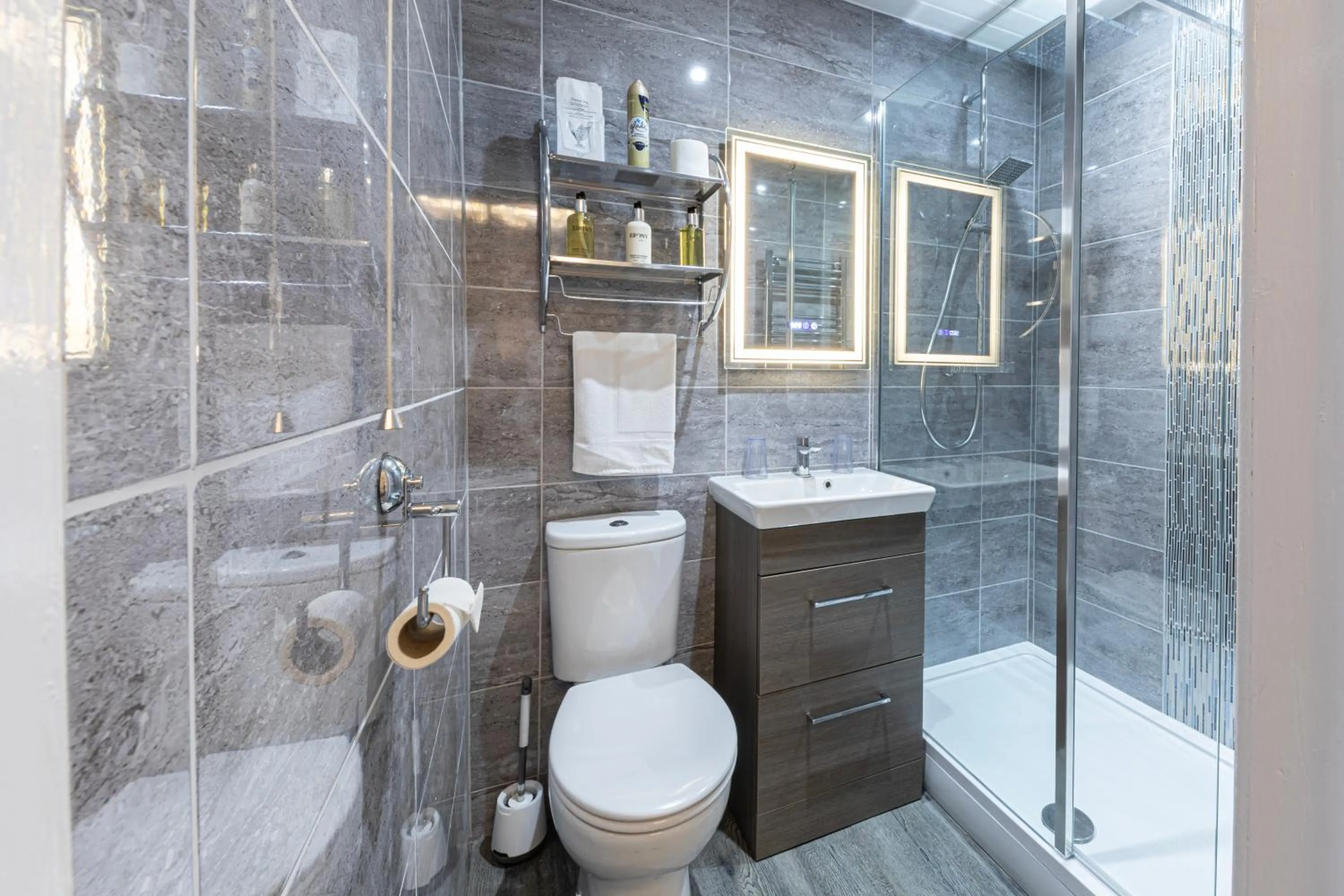 Bathroom in The Annan Hotel