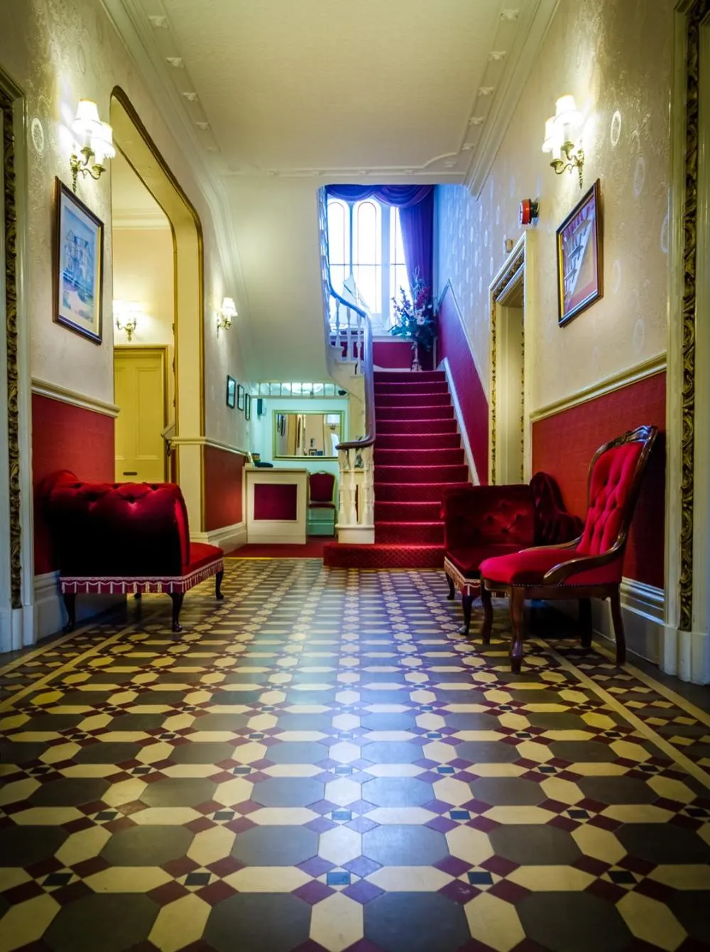 Lobby or reception in The Annan Hotel