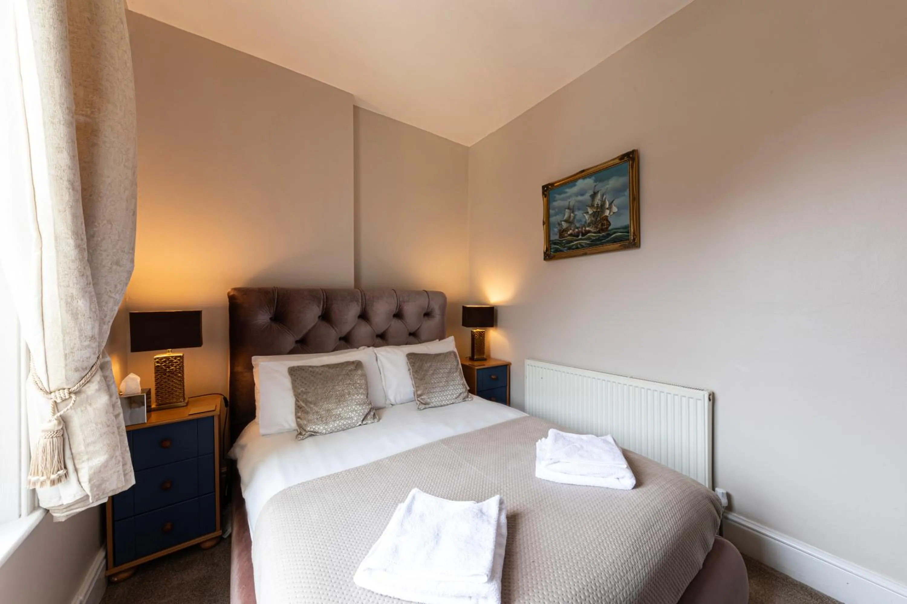 Bedroom, Bed in The Annan Hotel