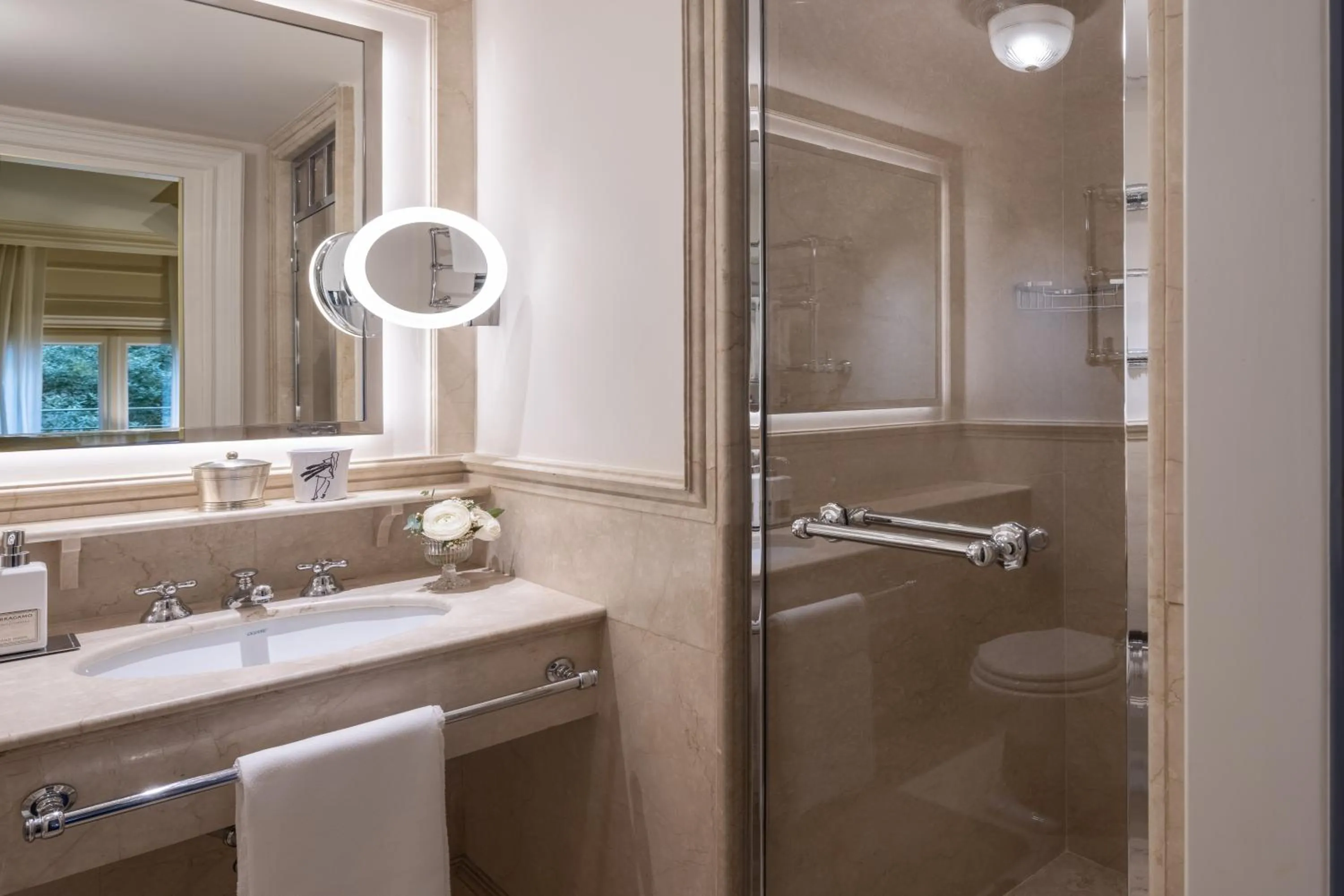 Bathroom in Hotel Lungarno - Lungarno Collection