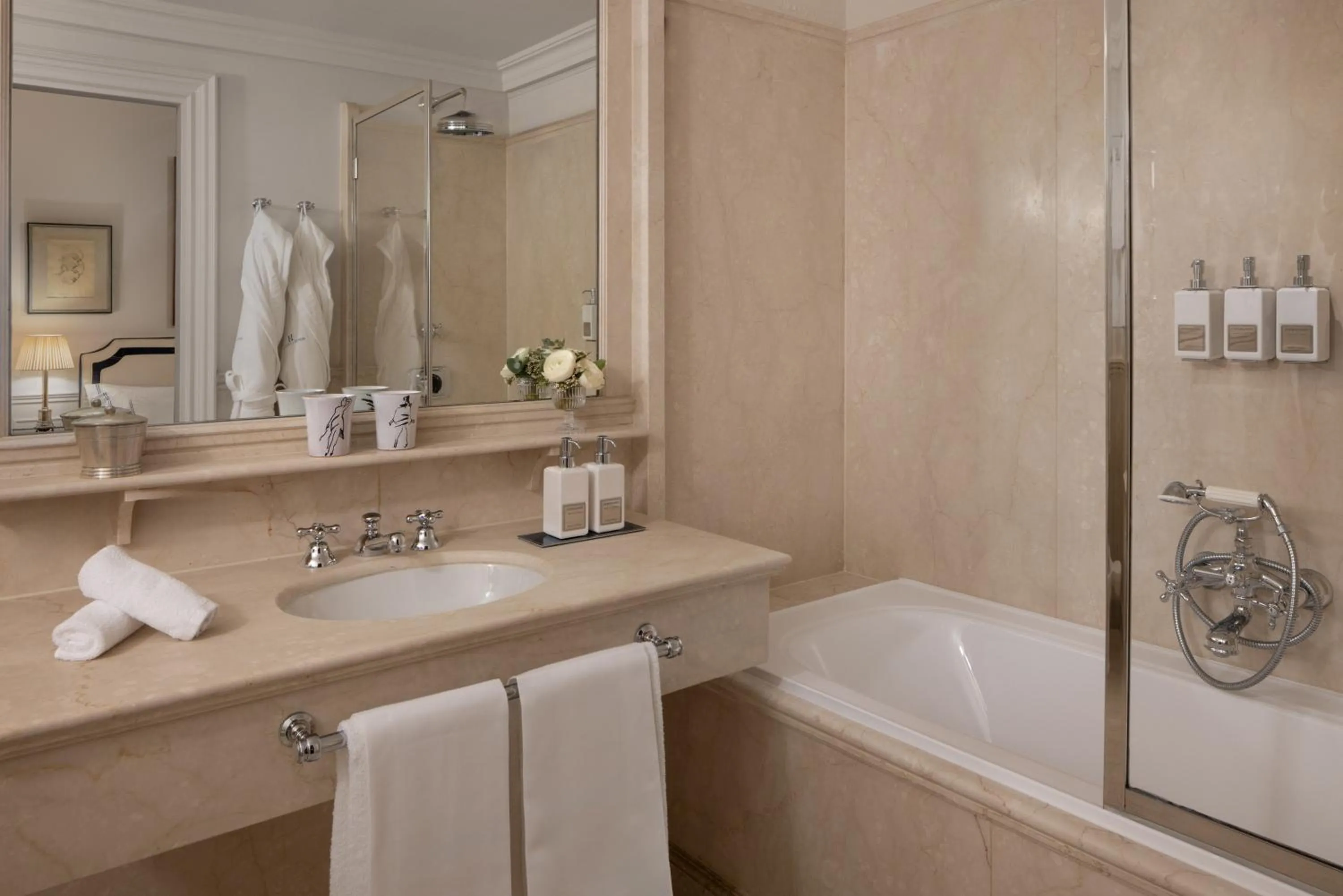 Bathroom in Hotel Lungarno - Lungarno Collection