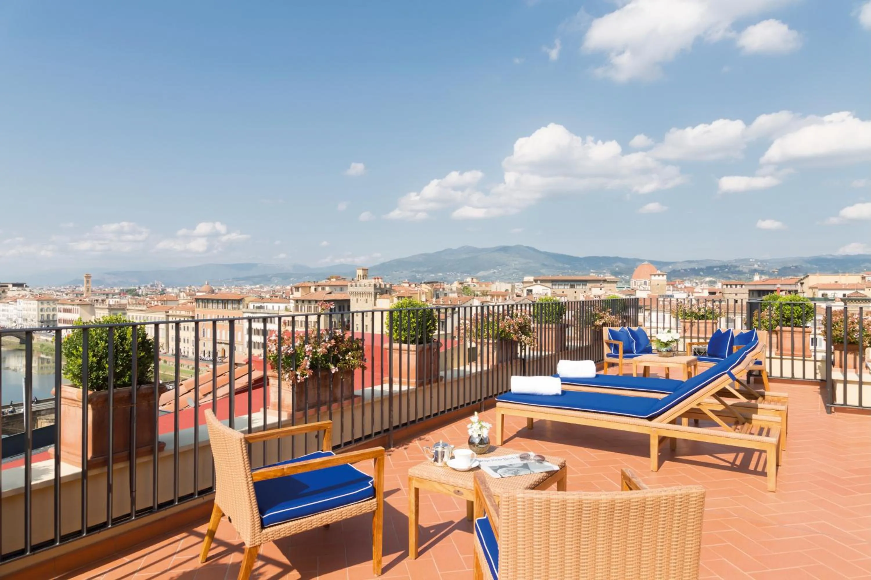 Balcony/Terrace in Hotel Lungarno - Lungarno Collection