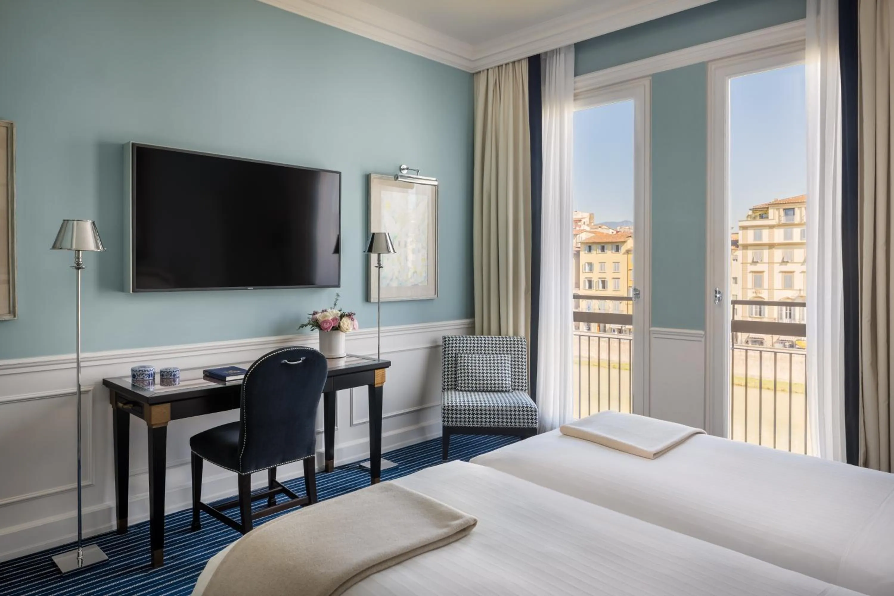 Bedroom, Bed in Hotel Lungarno - Lungarno Collection