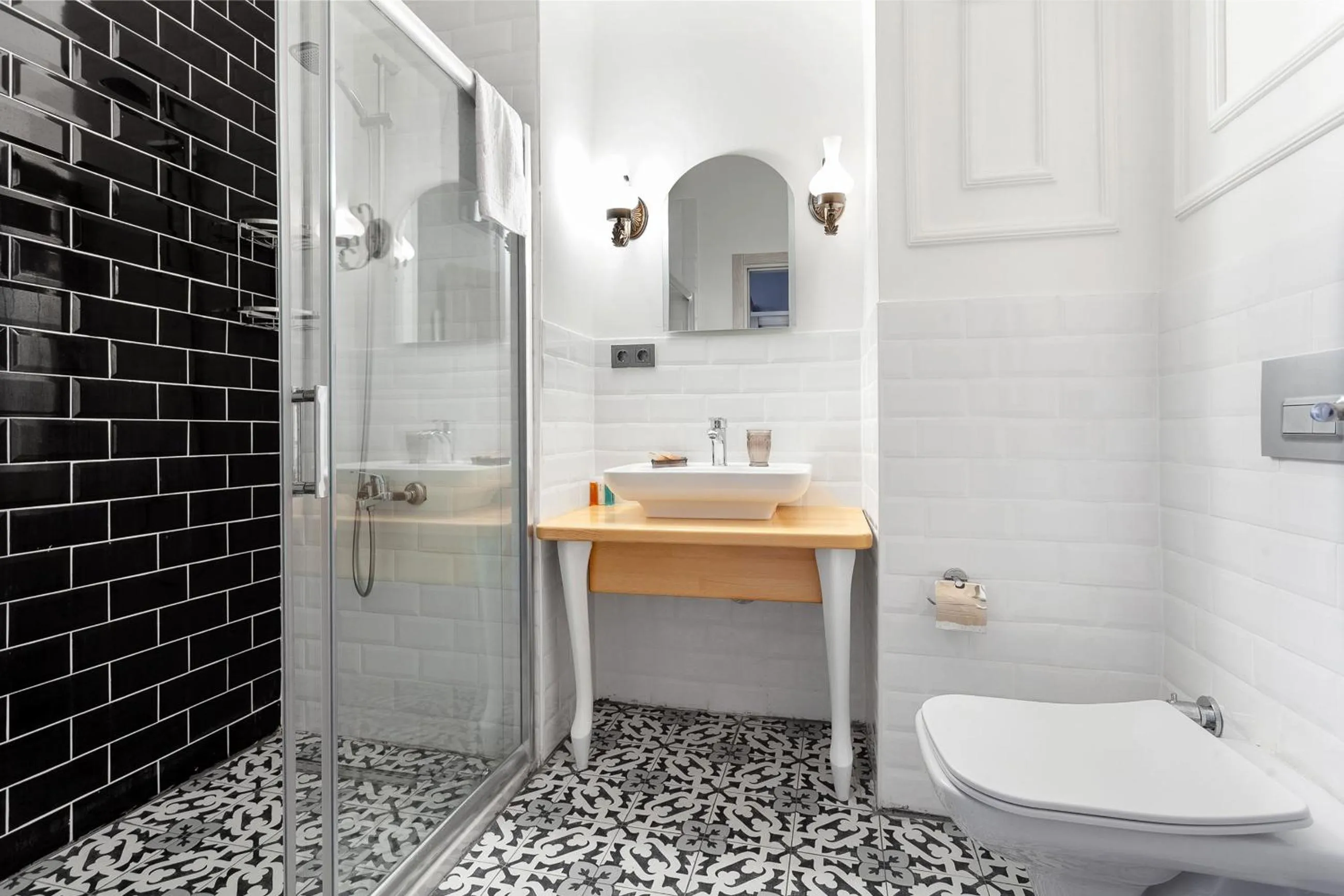 Bathroom in Cezayir Rooms