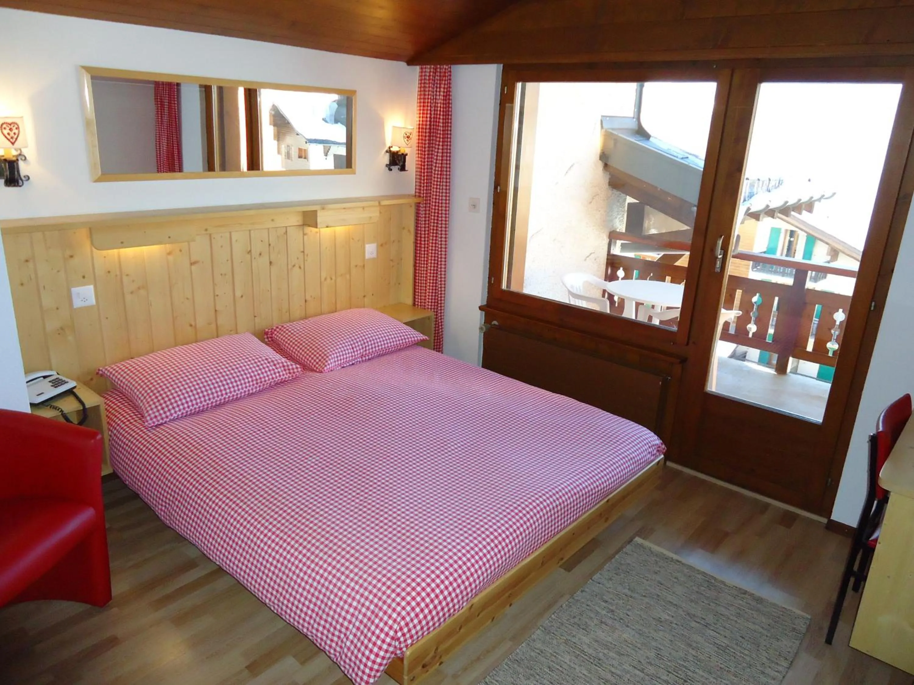 Bedroom, Bed in Hotel Mirabeau