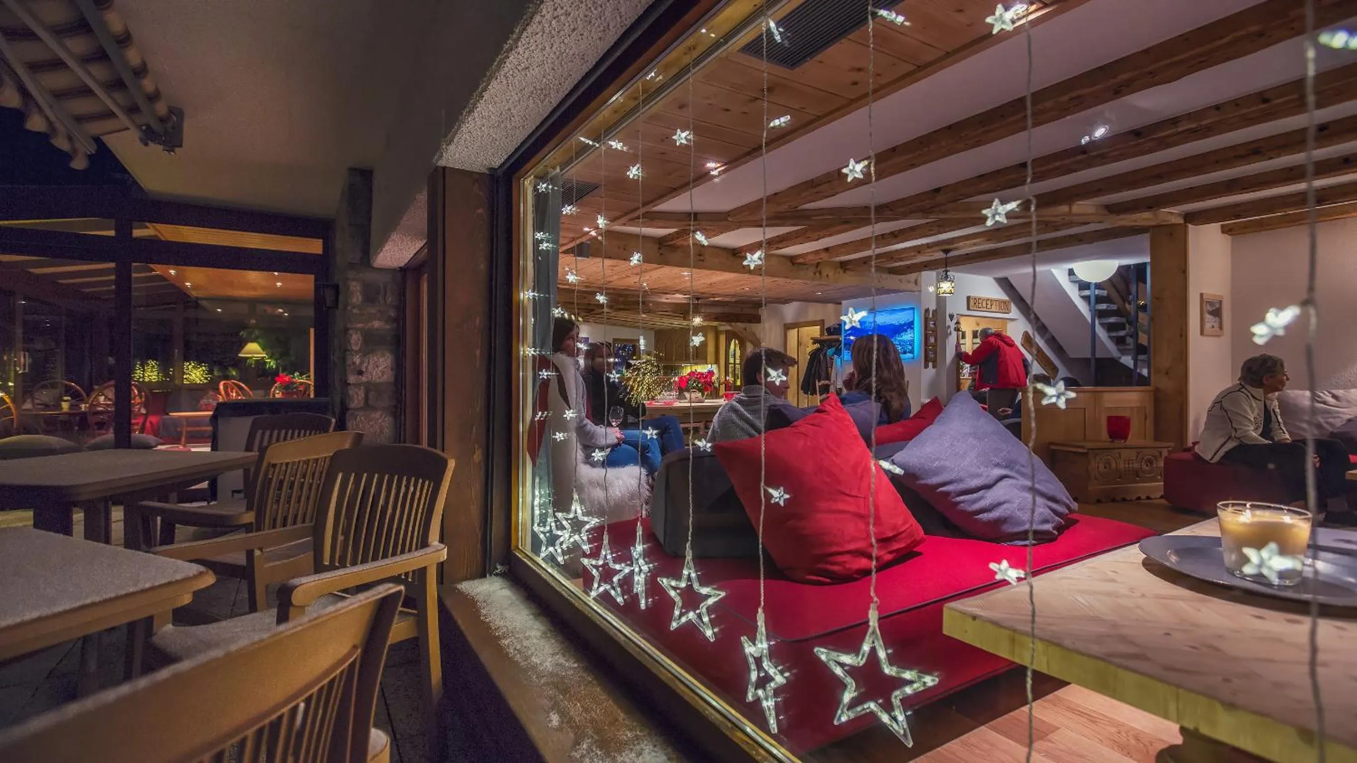 Decorative detail in Hotel Mirabeau