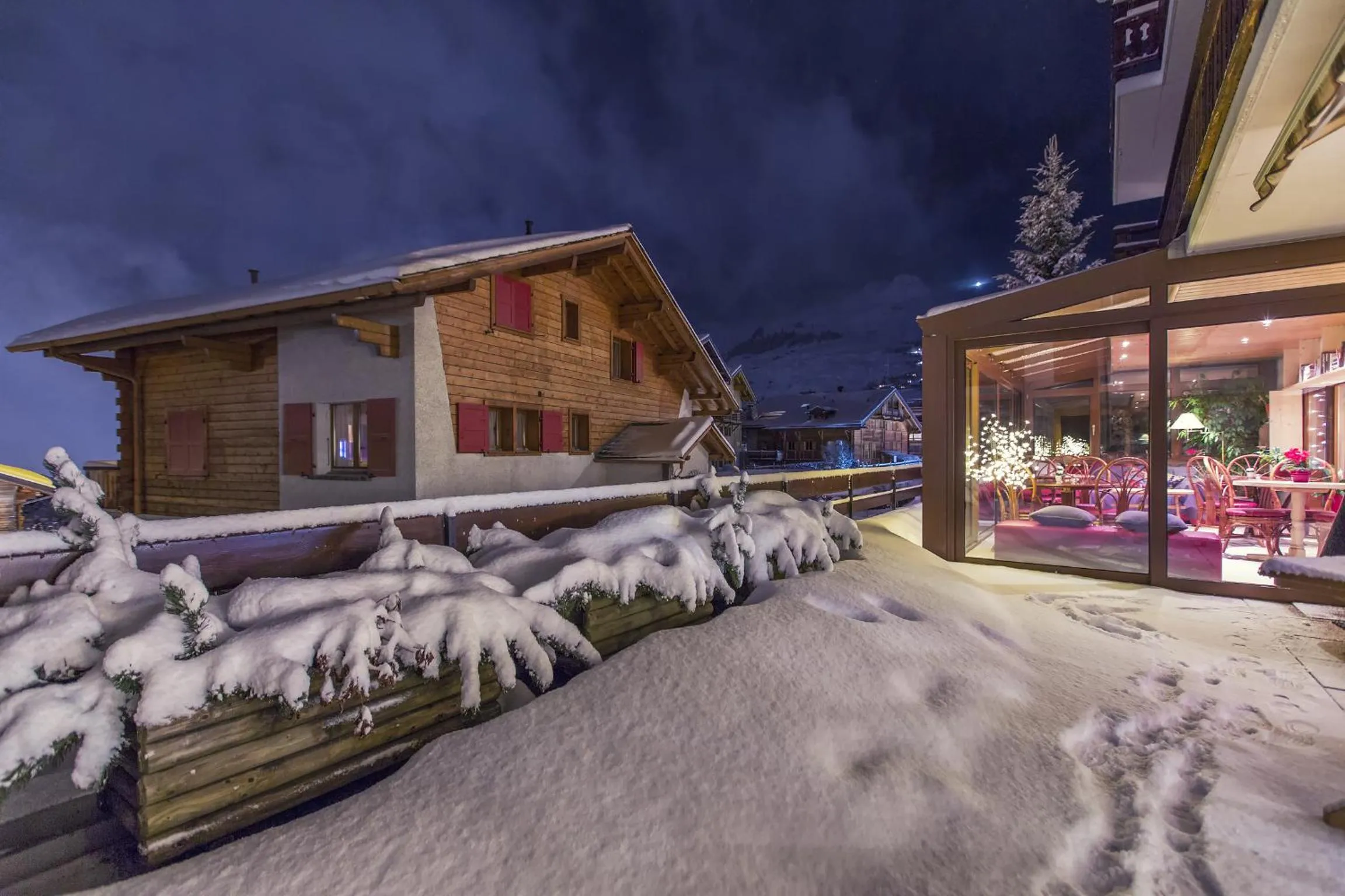 Property building in Hotel Mirabeau