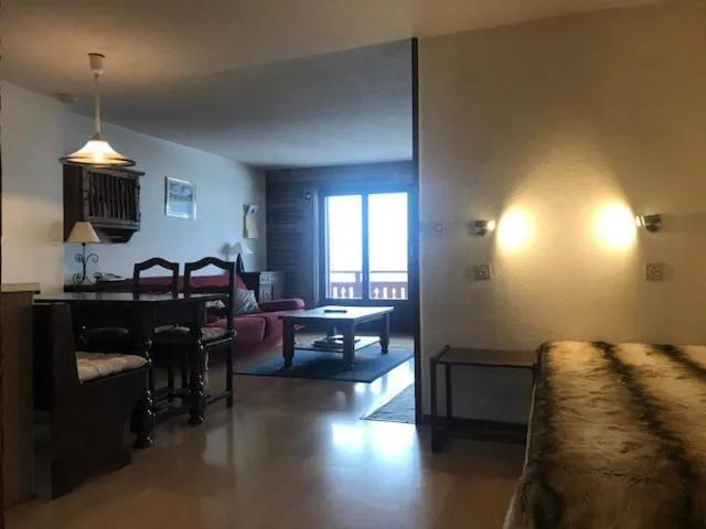 Bed in Hotel Mirabeau