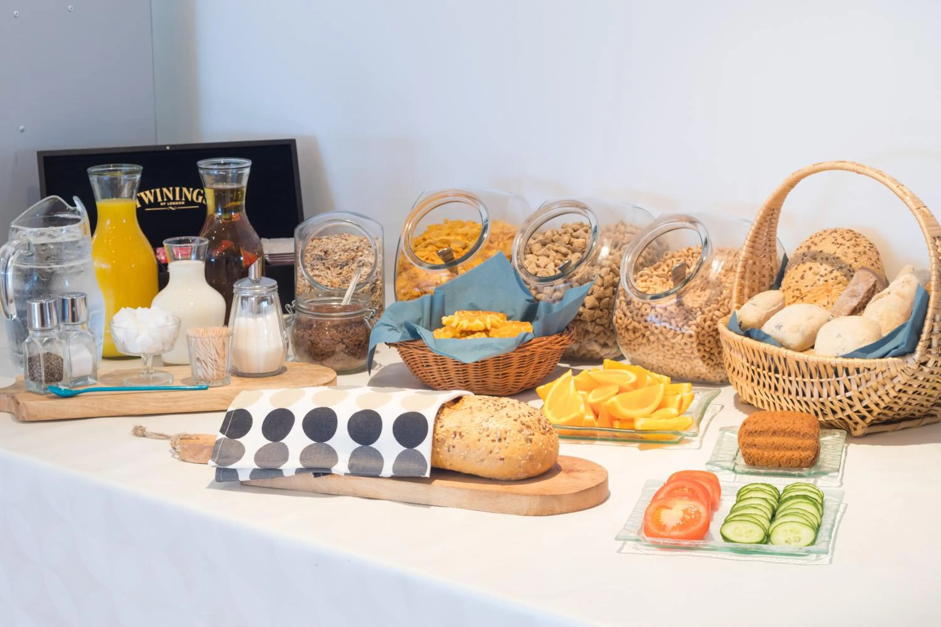 Restaurant/places to eat in Hotel Nordurljos