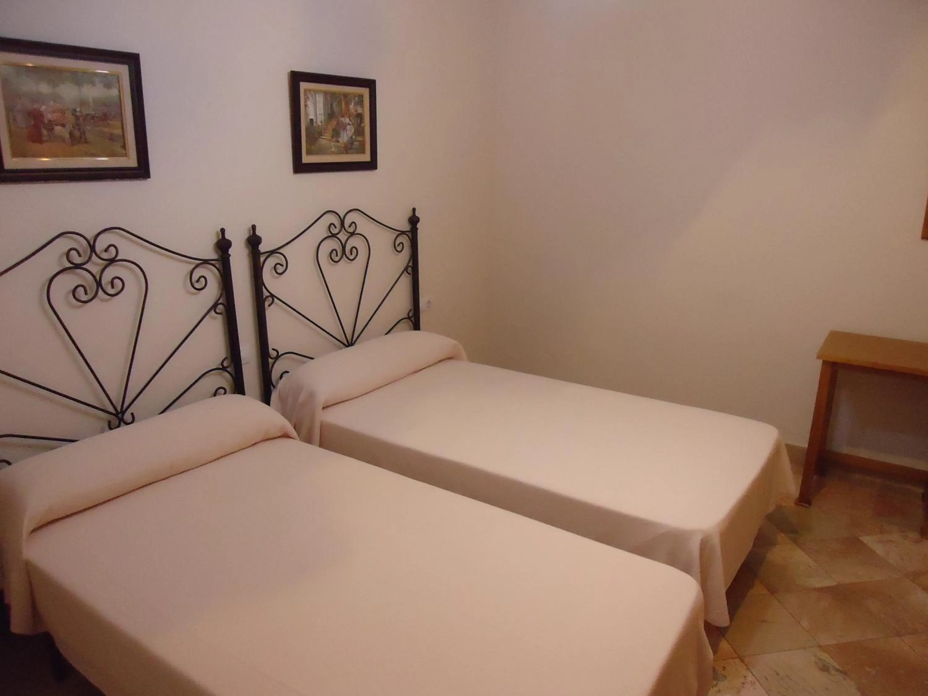 Photo of the whole room, Bed in Hotel Antequera Rural Fortes La Nuit