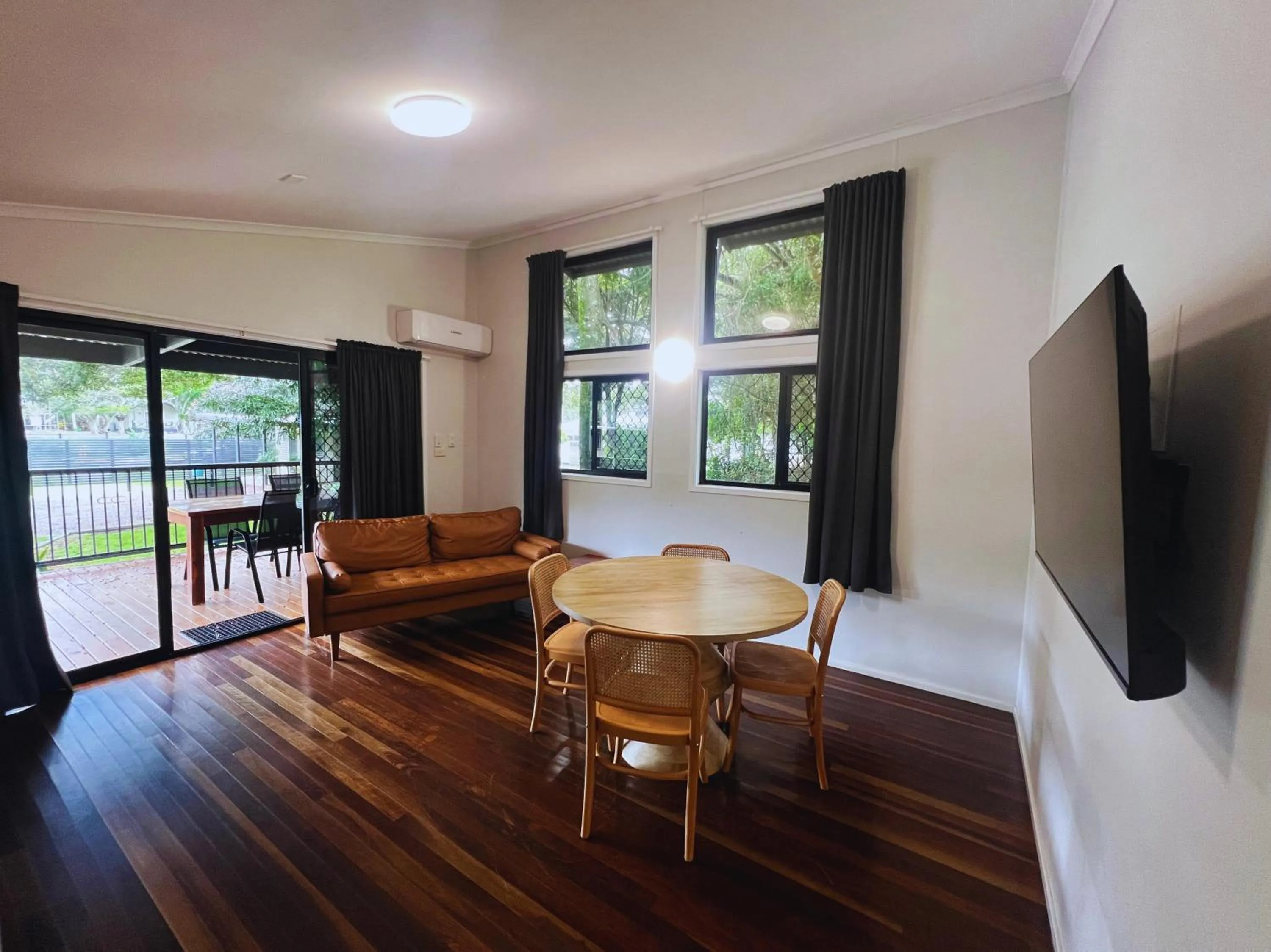 Communal lounge/ TV room in Tiona Holiday Park