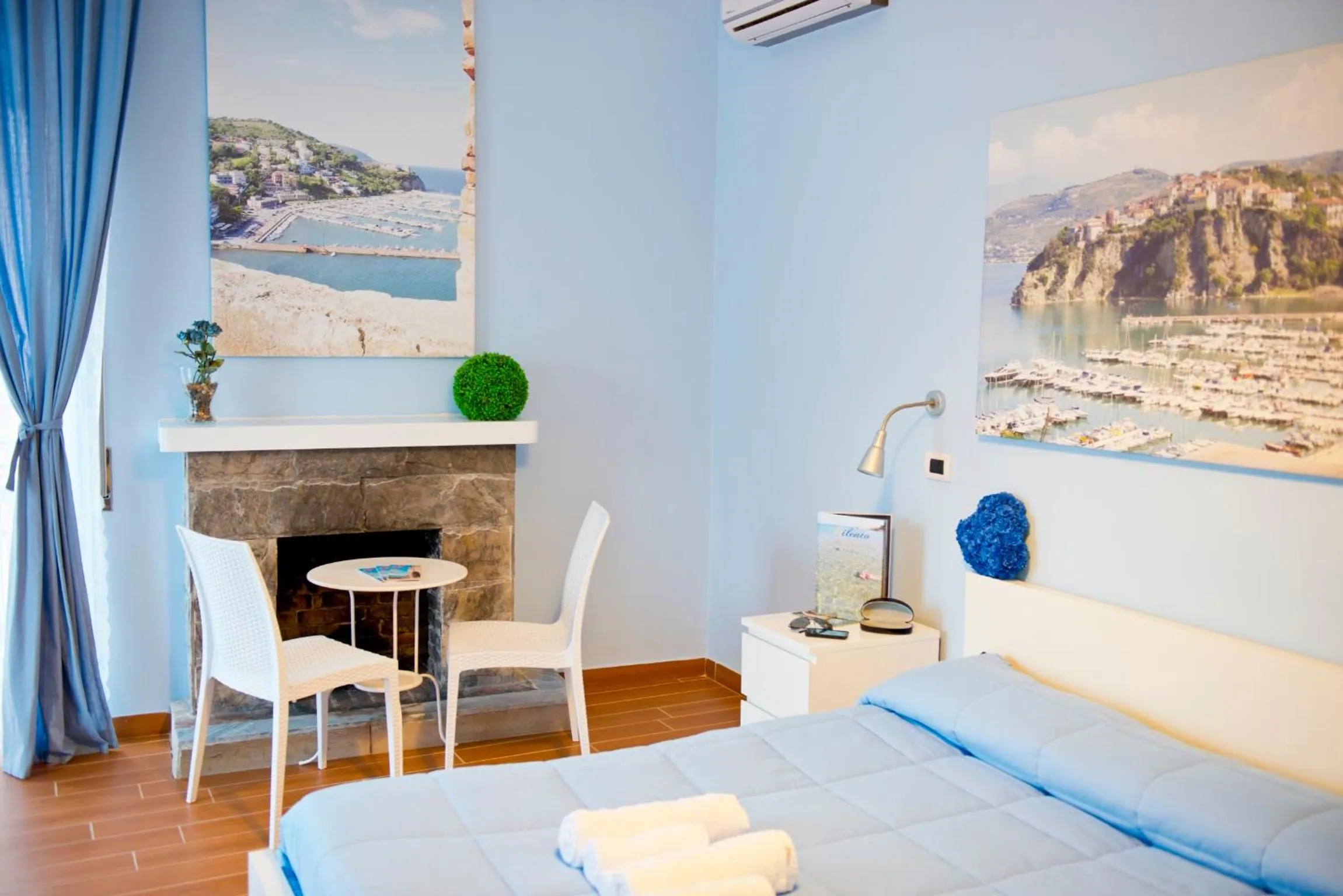 Photo of the whole room, Bed in I Delfini