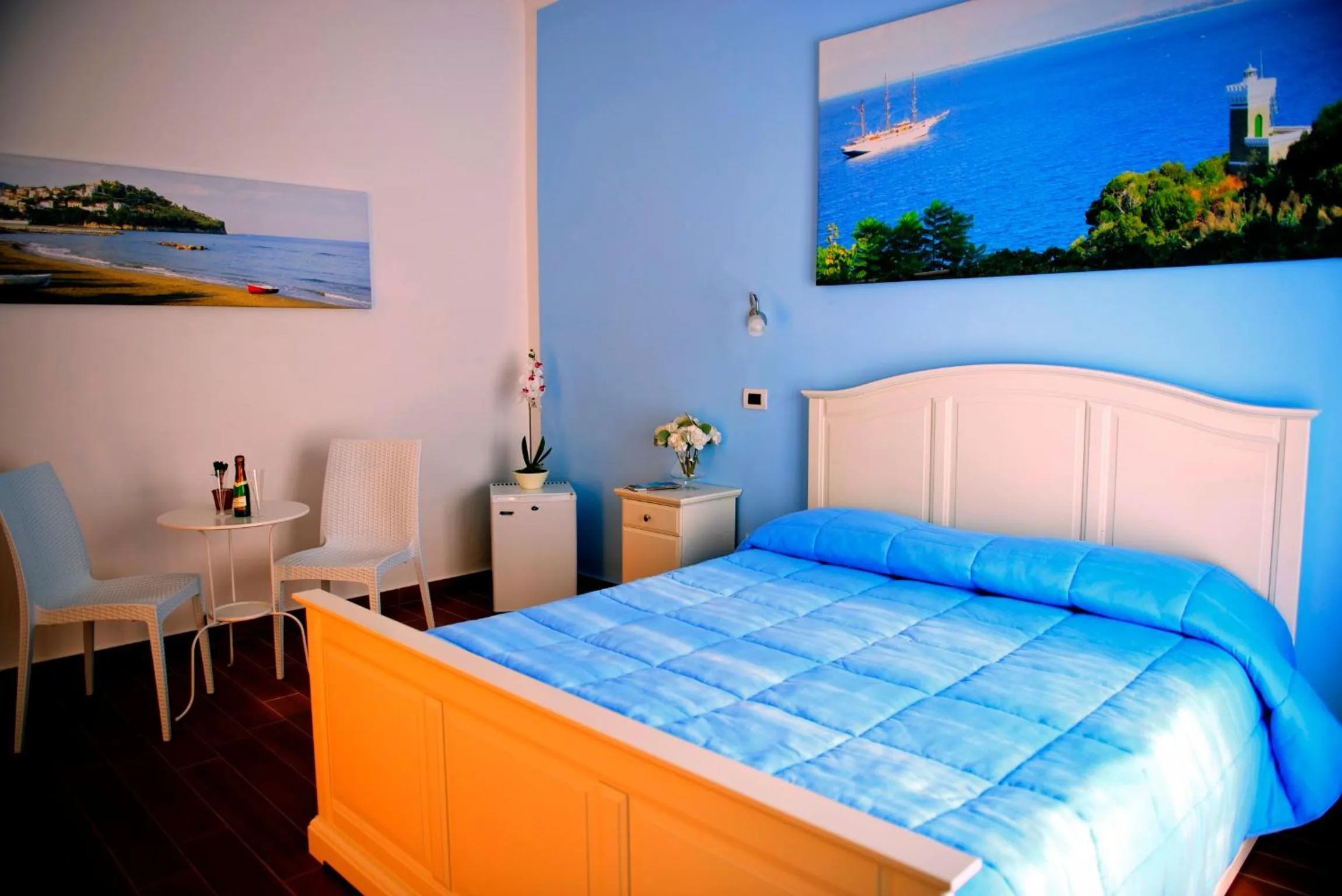 Photo of the whole room, Bed in I Delfini