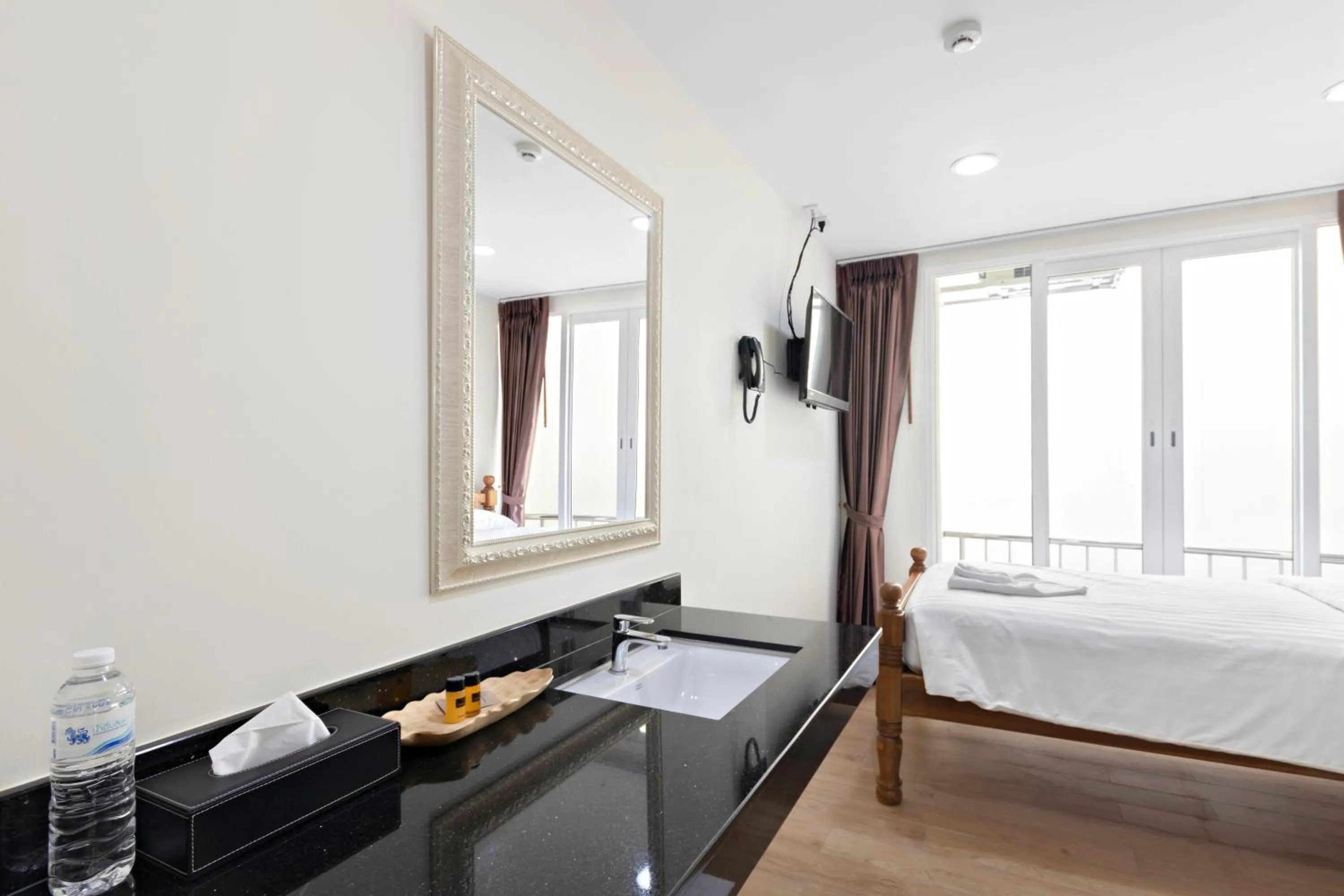 Bed in Royale 8 Ville Guest House