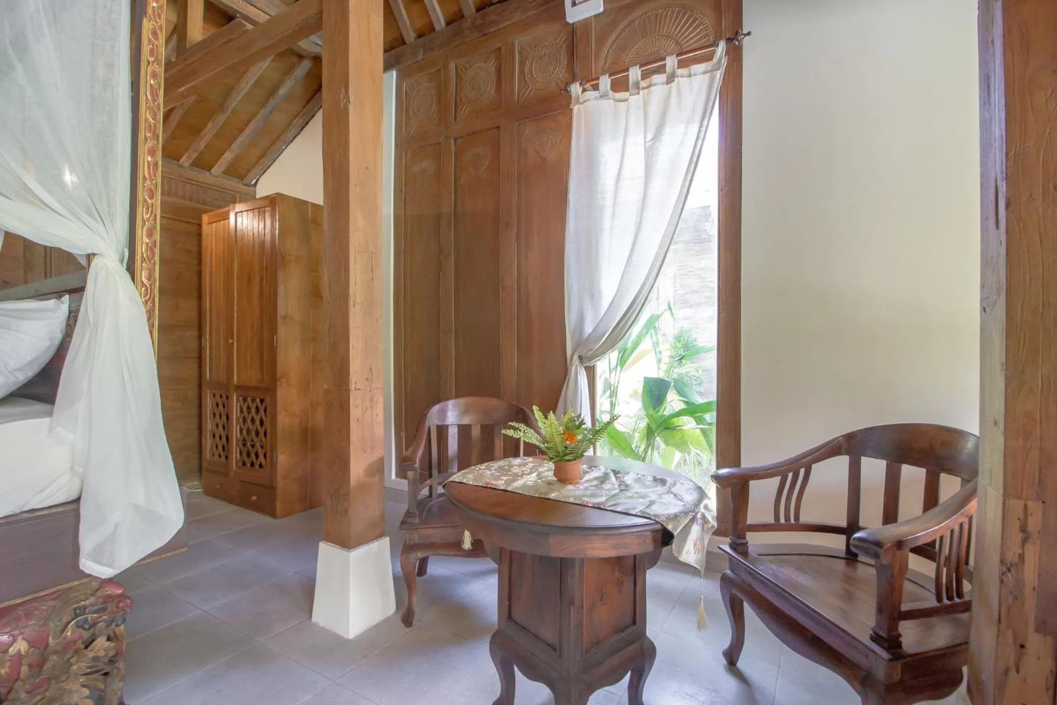 Living room in Red Gong