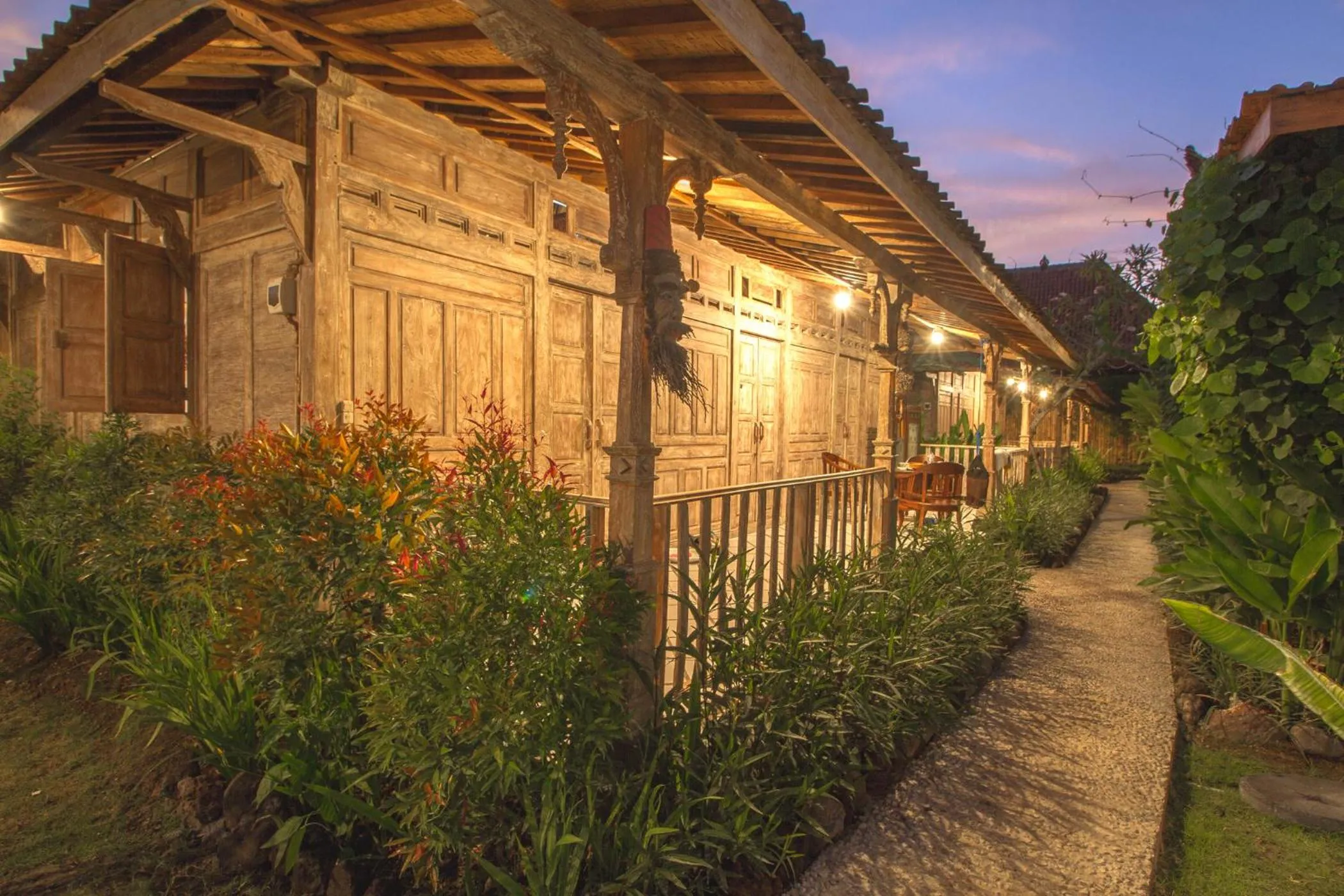 Property building in Red Gong