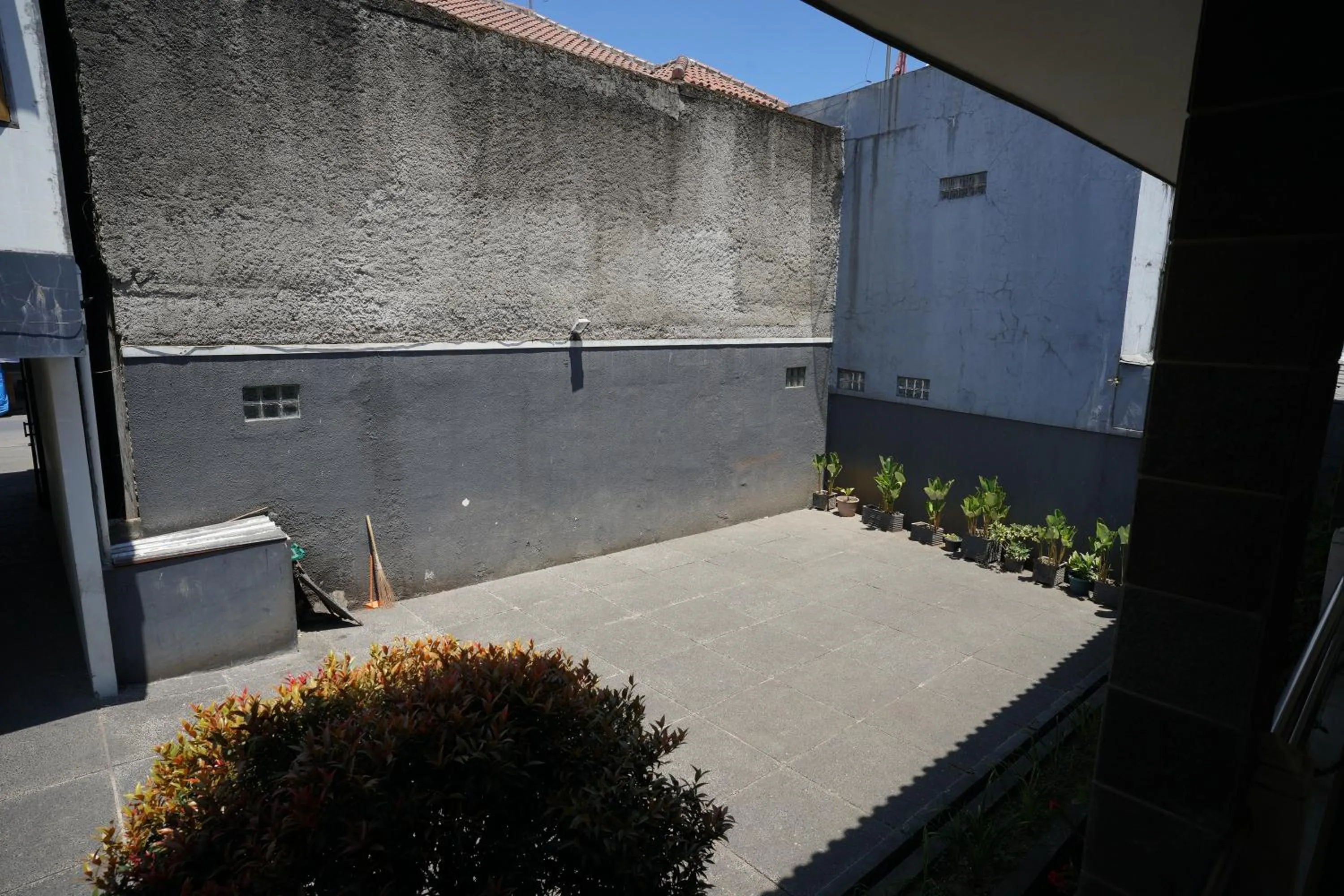 Parking in Hotel Puri Pangalengan