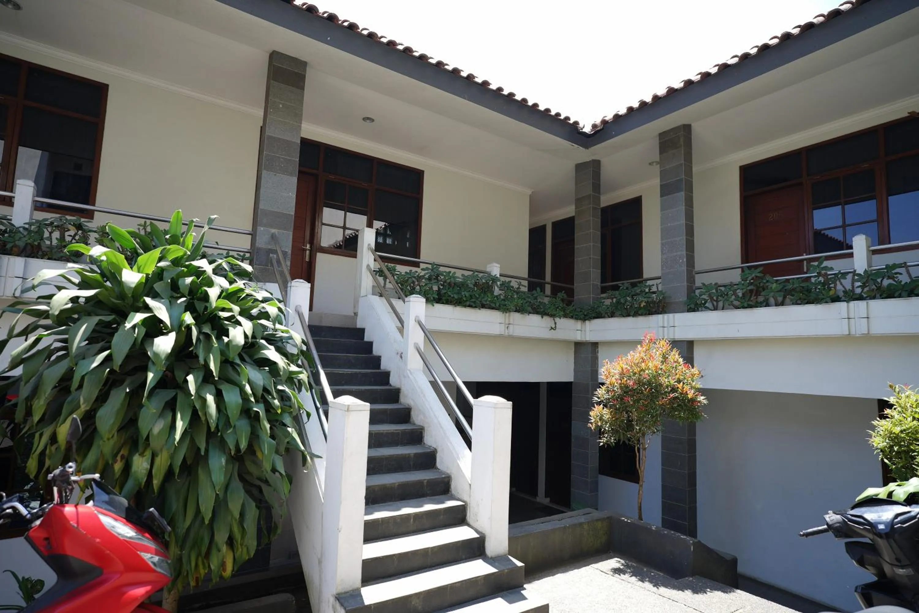 Property building in Hotel Puri Pangalengan