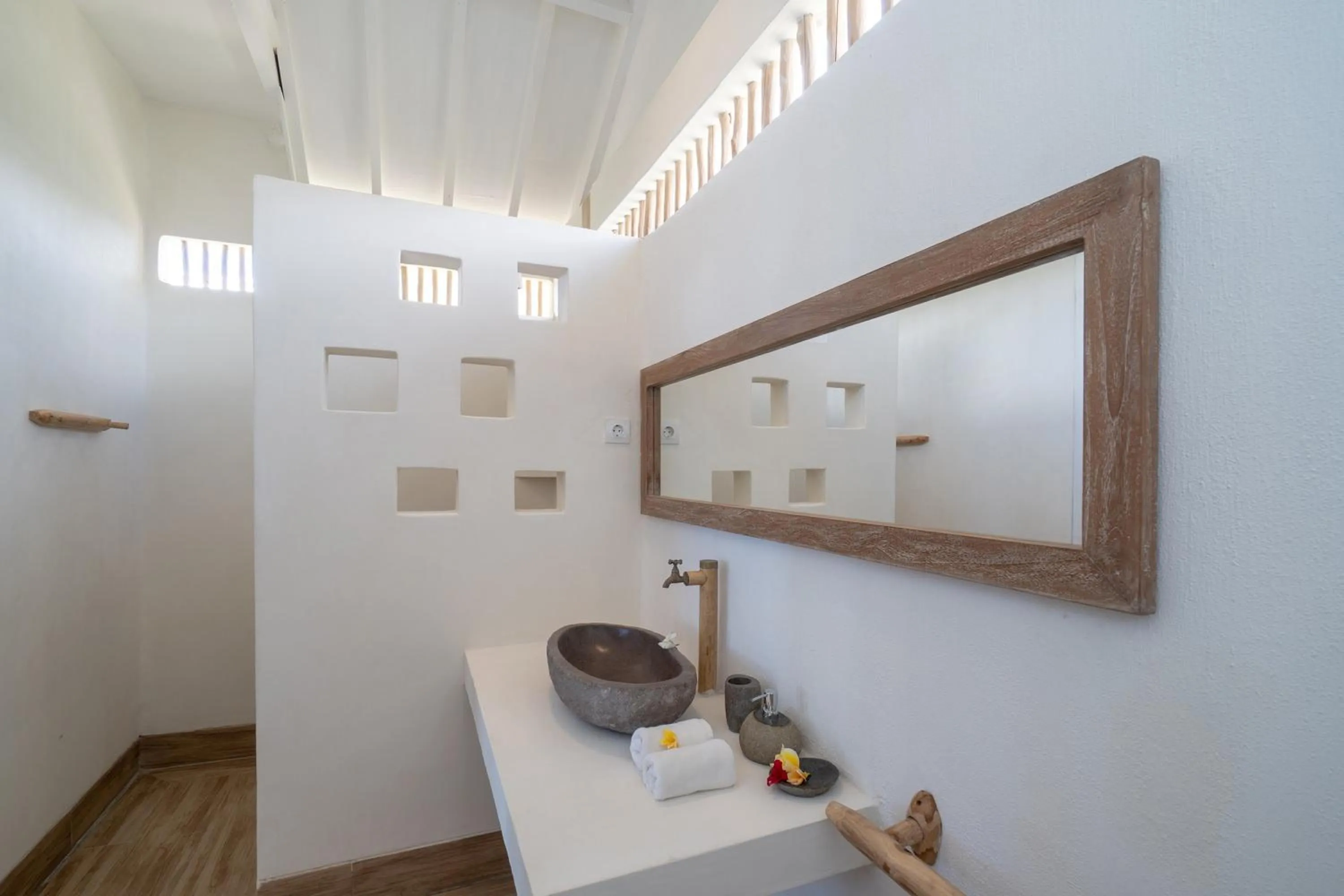 Bathroom in Paus Putih Hotel