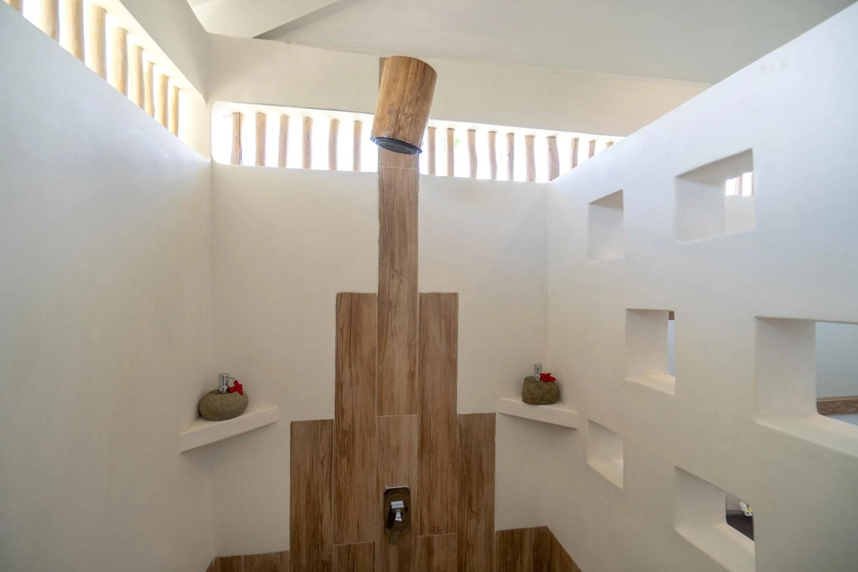 Bathroom in Paus Putih Hotel