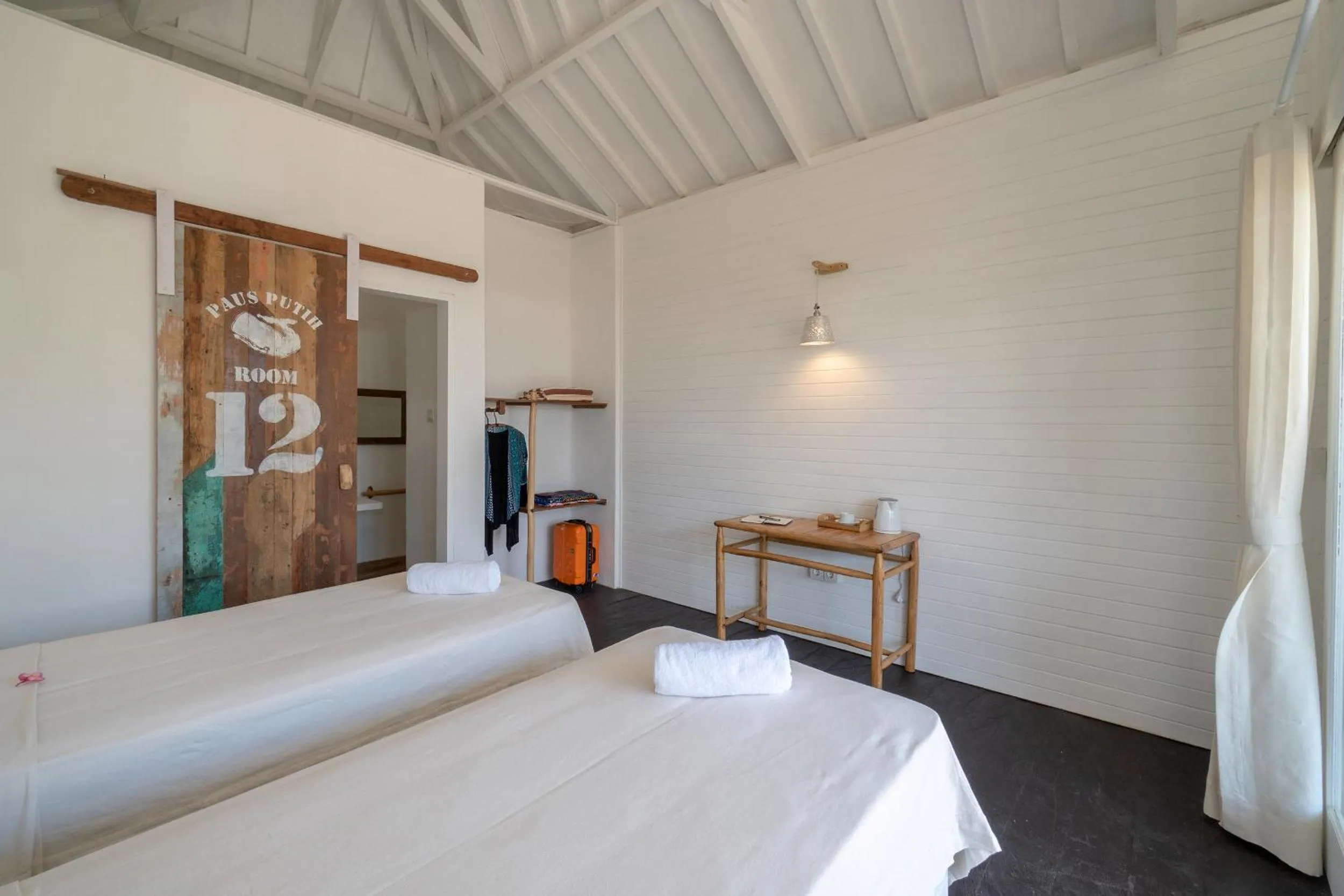 Bed in Paus Putih Hotel