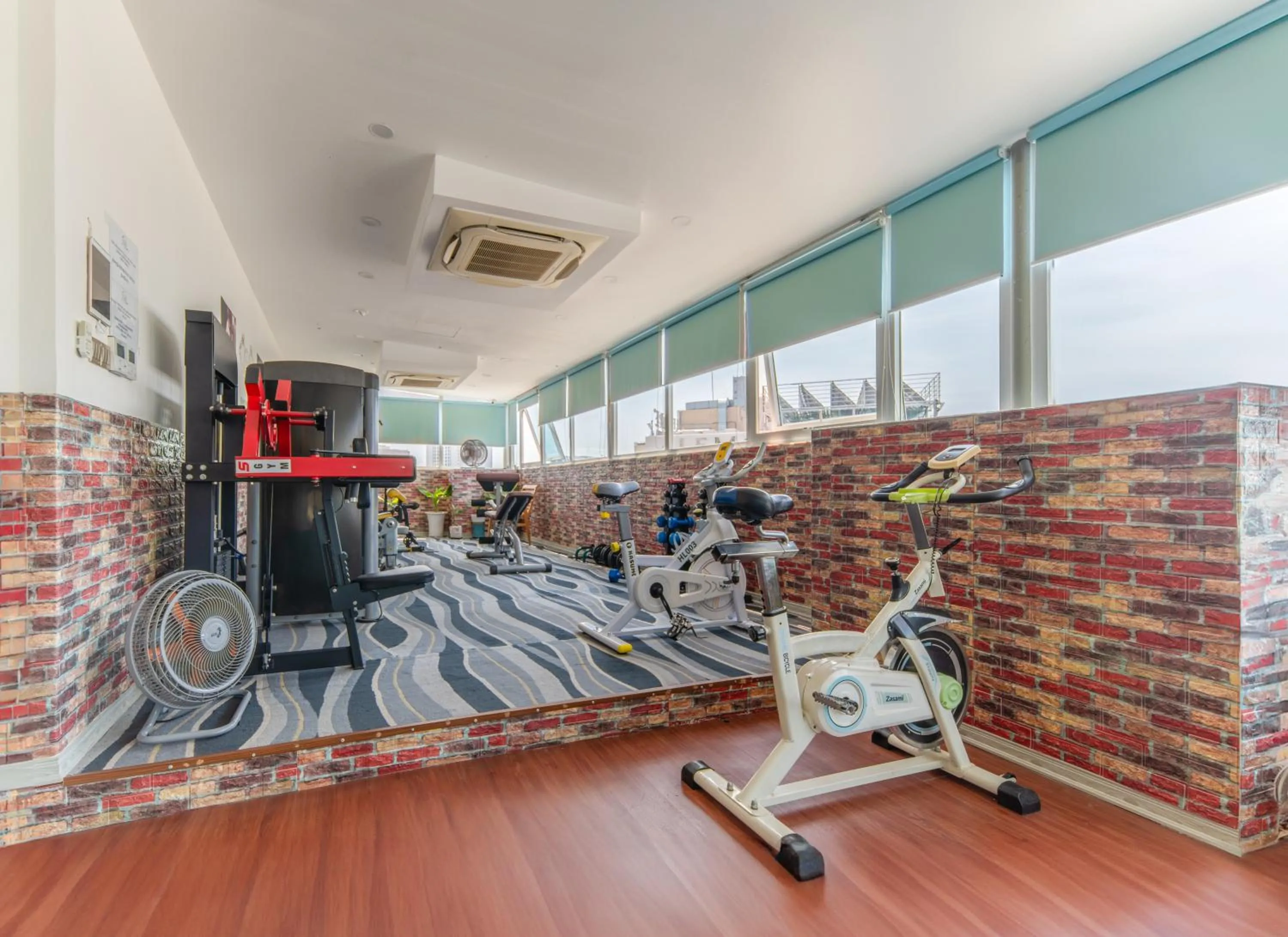 Fitness centre/facilities in Le's Cham Hotel