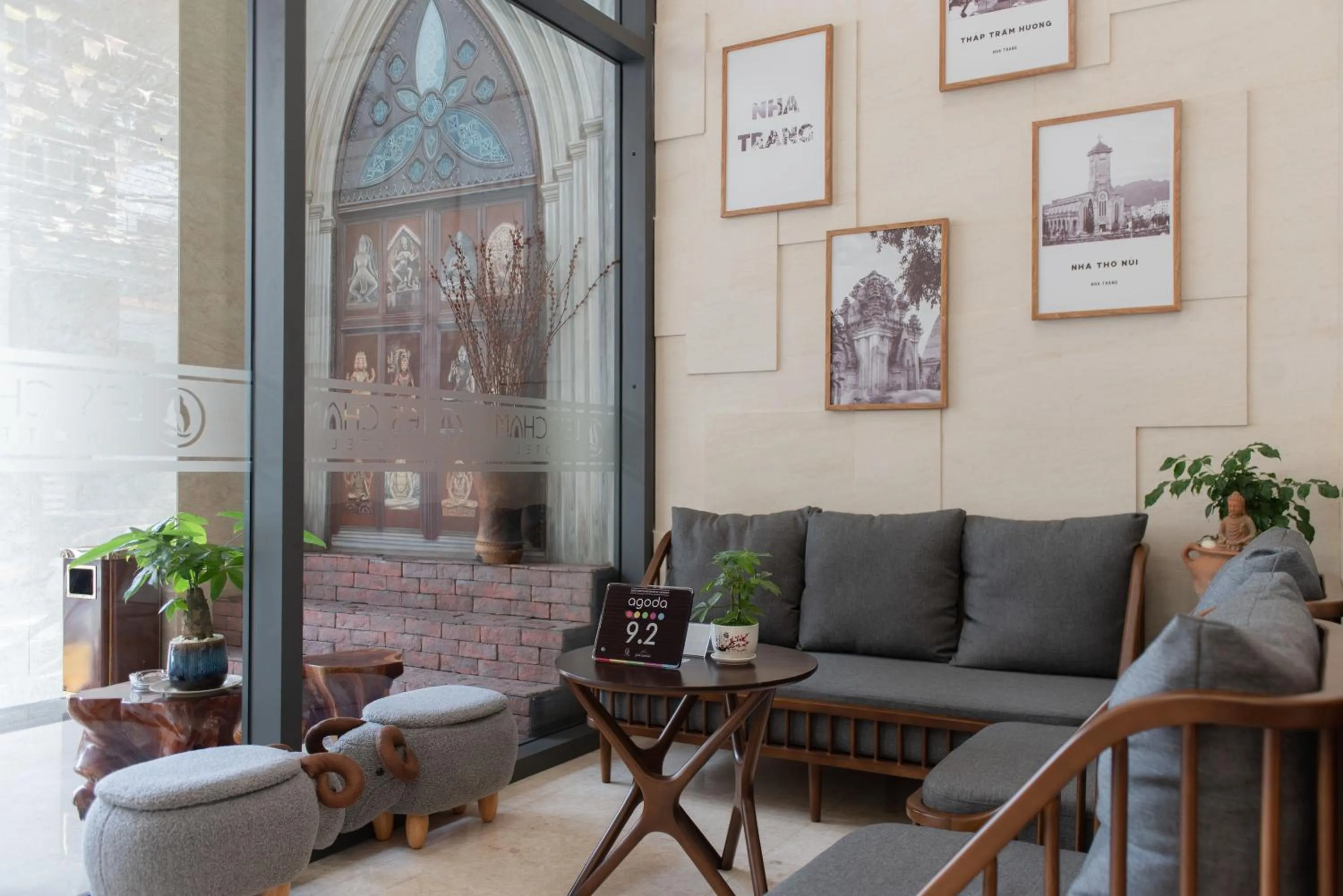 Living room in Le's Cham Hotel