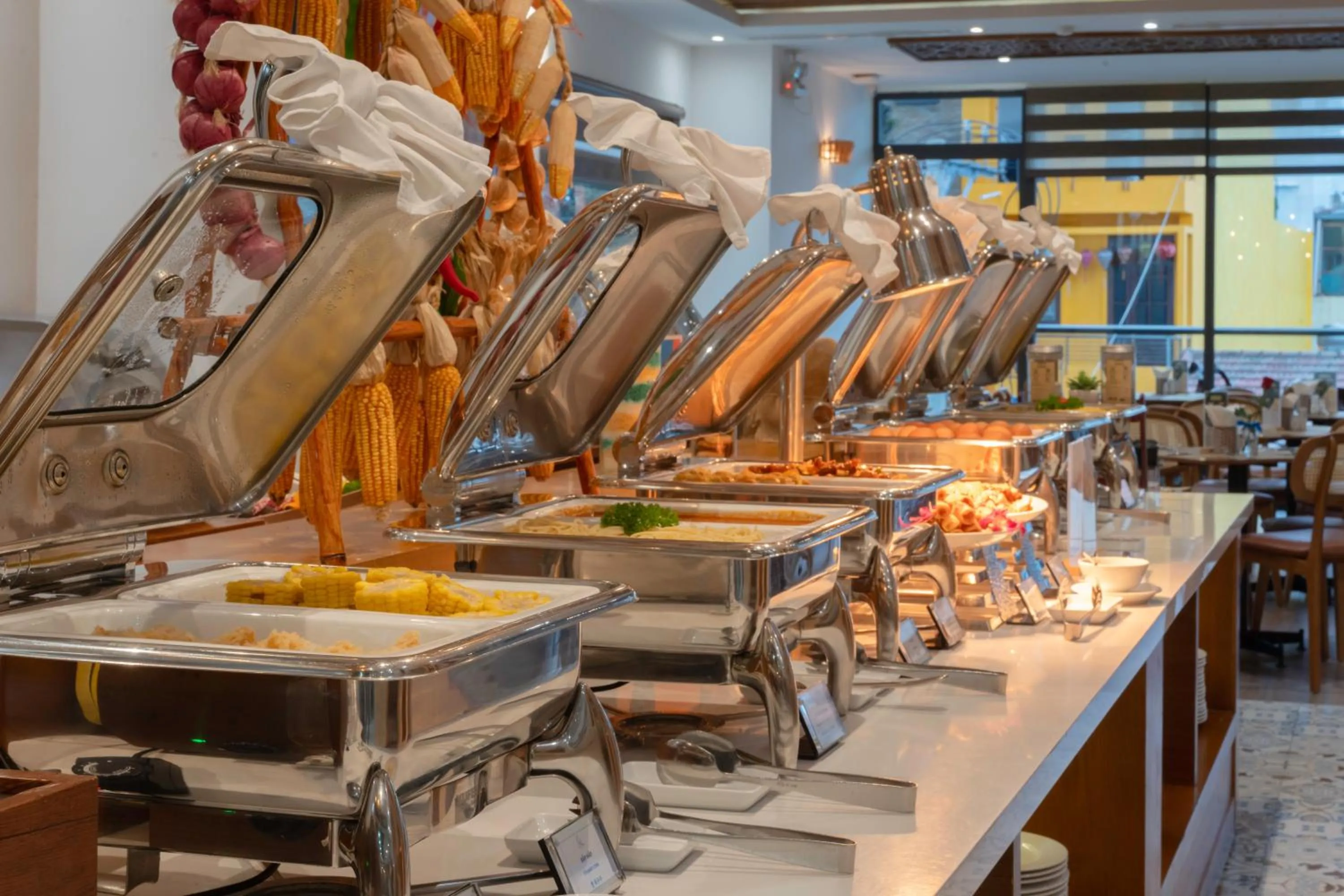 Buffet breakfast in Le's Cham Hotel