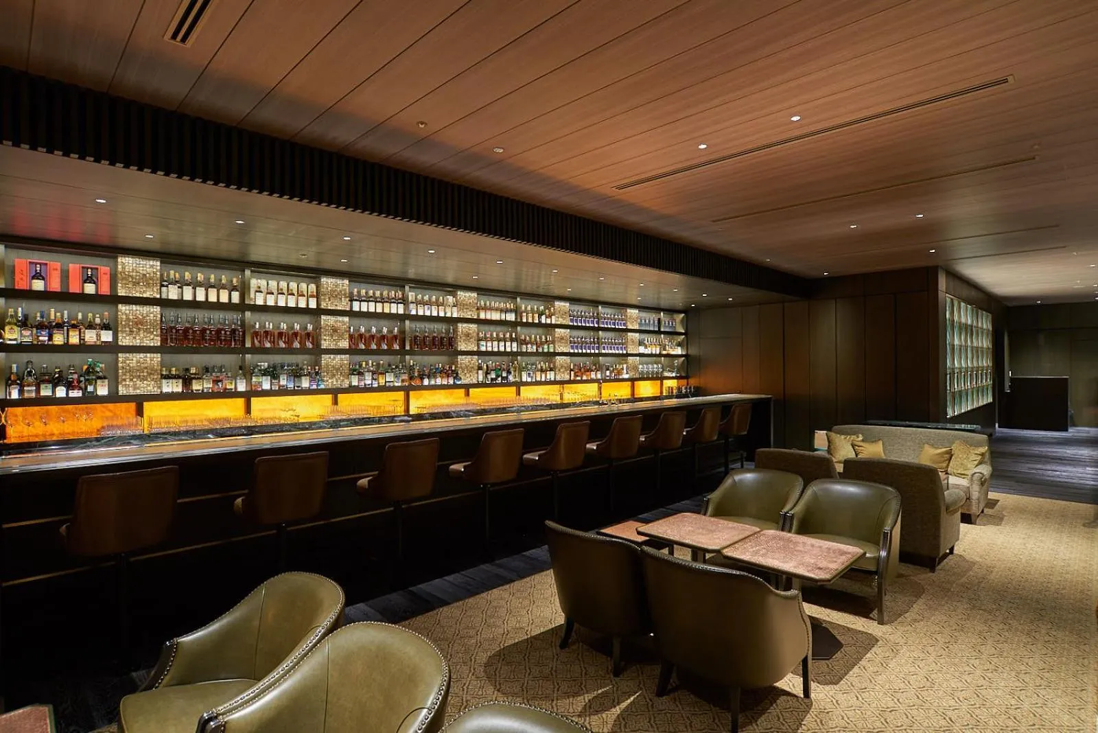 Lounge or bar in The Okura Tokyo