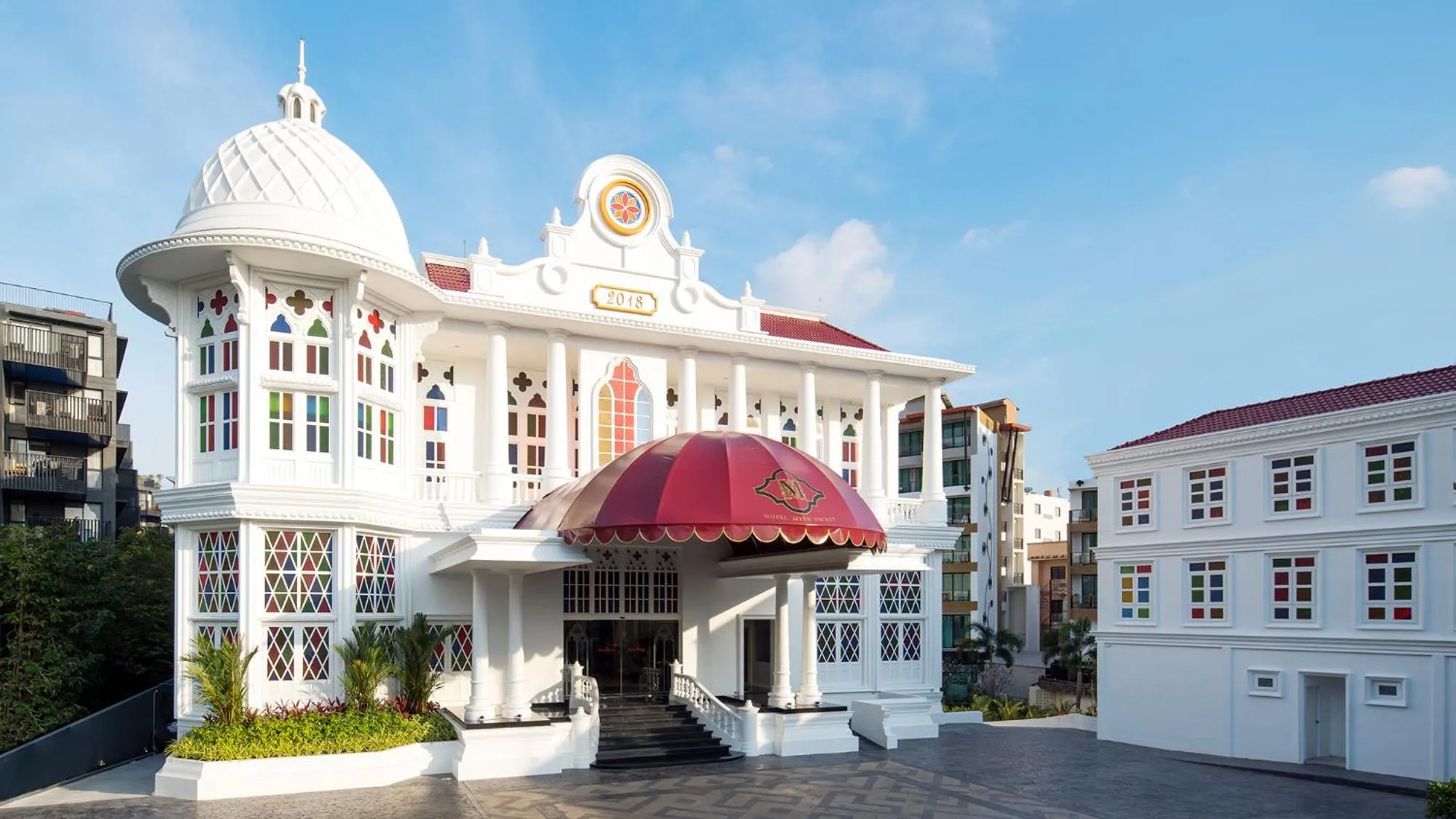 Facade/entrance in Mövenpick Myth Hotel Patong Phuket