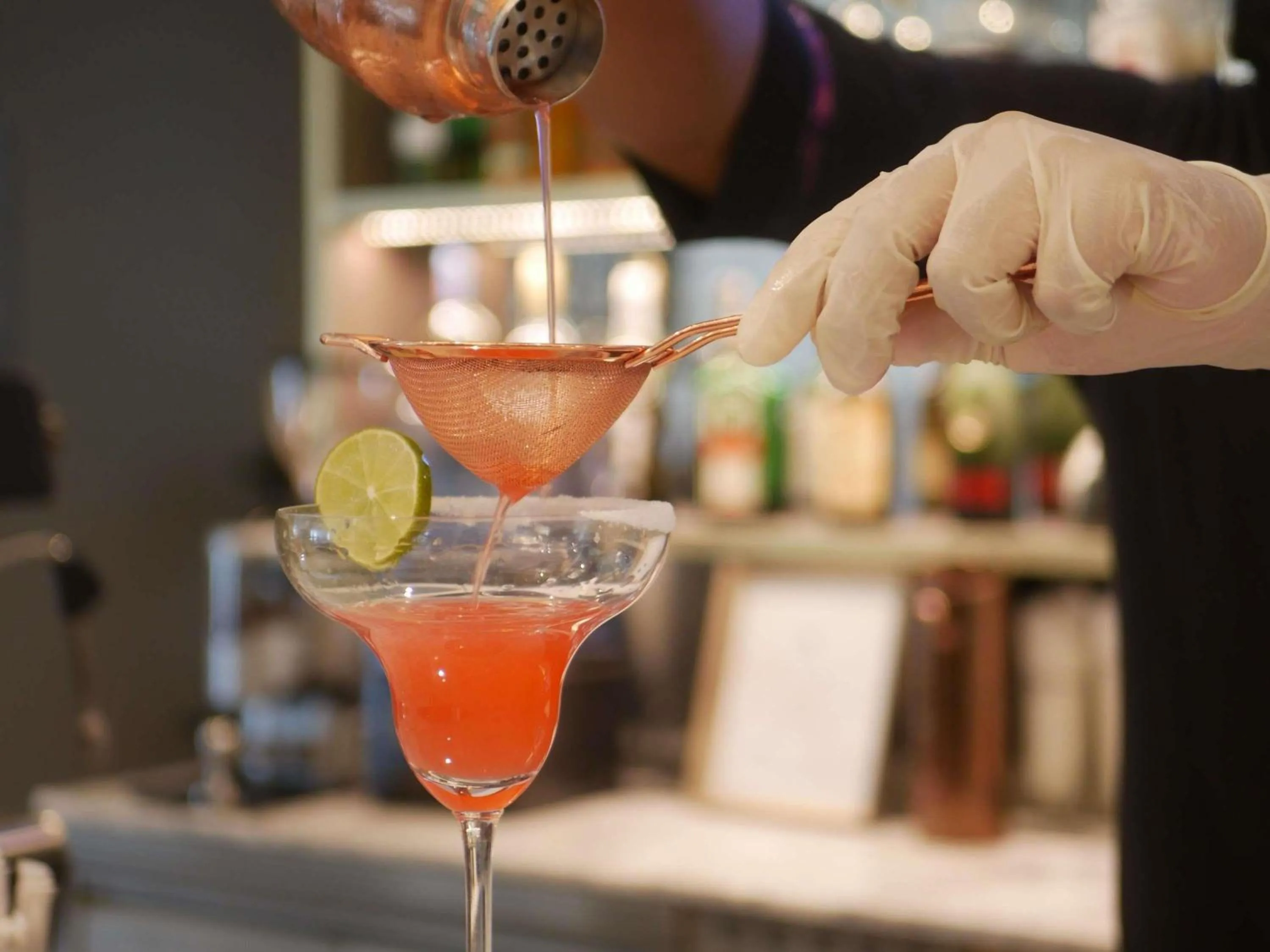 Lounge or bar in Mövenpick Myth Hotel Patong Phuket