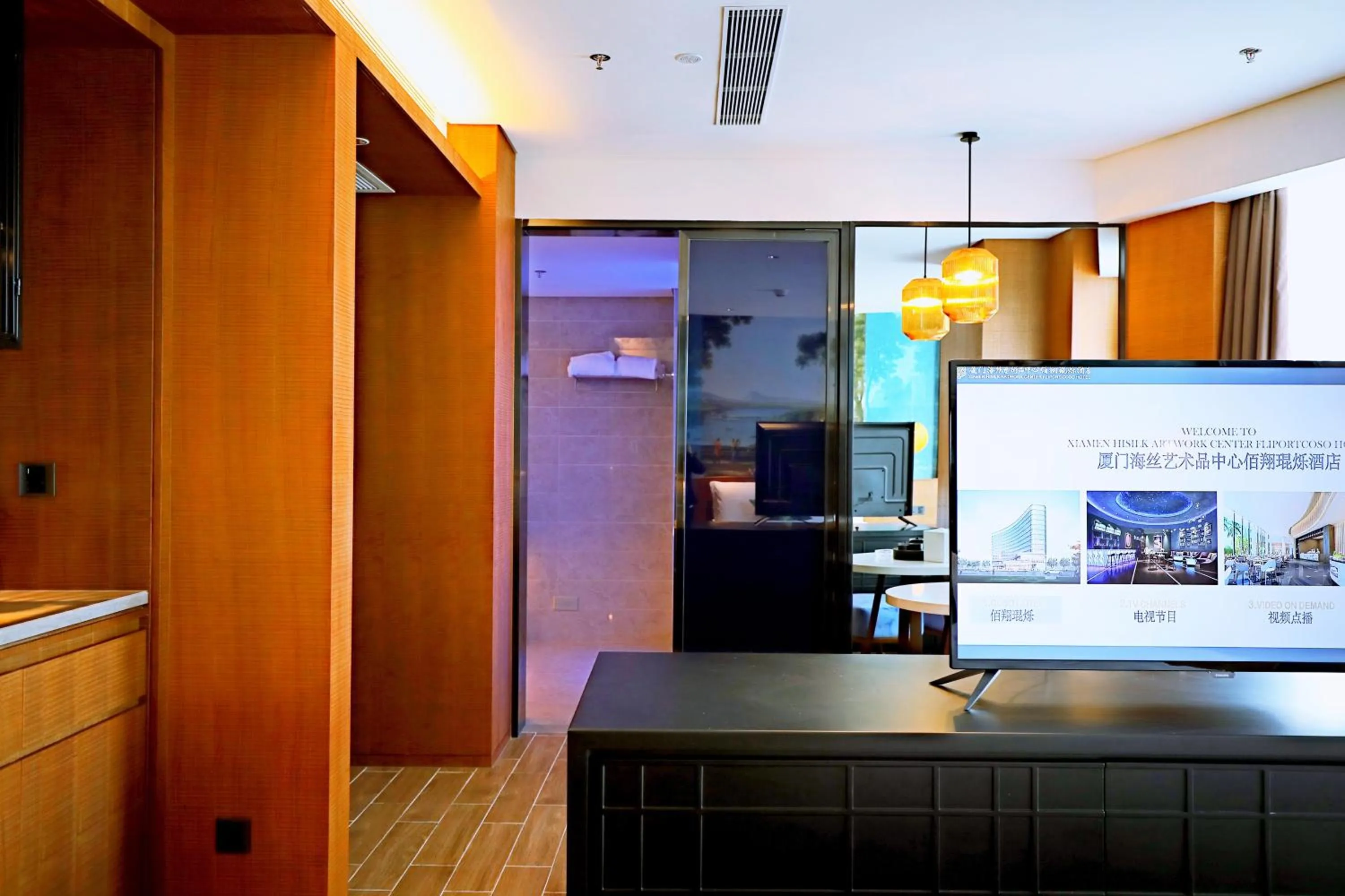 Bathroom in Hisilk Artwork Center Fliport Coso Hotel