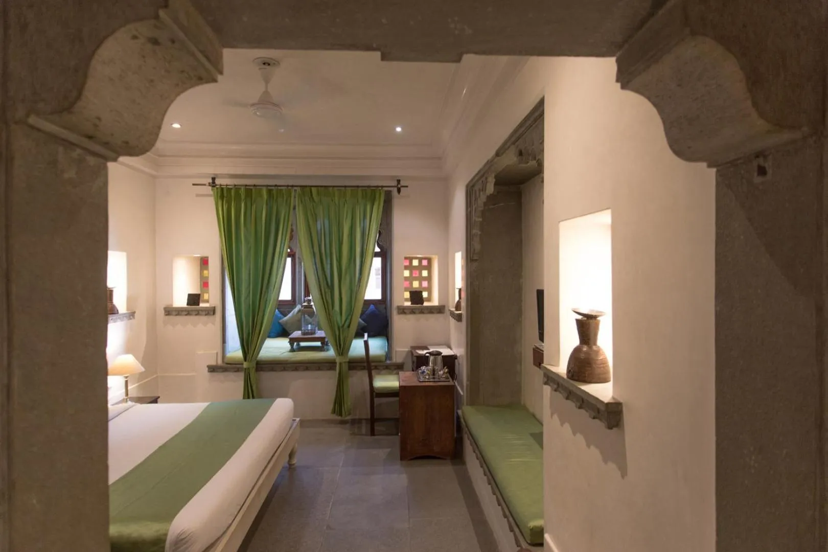 Bed in Madri Haveli