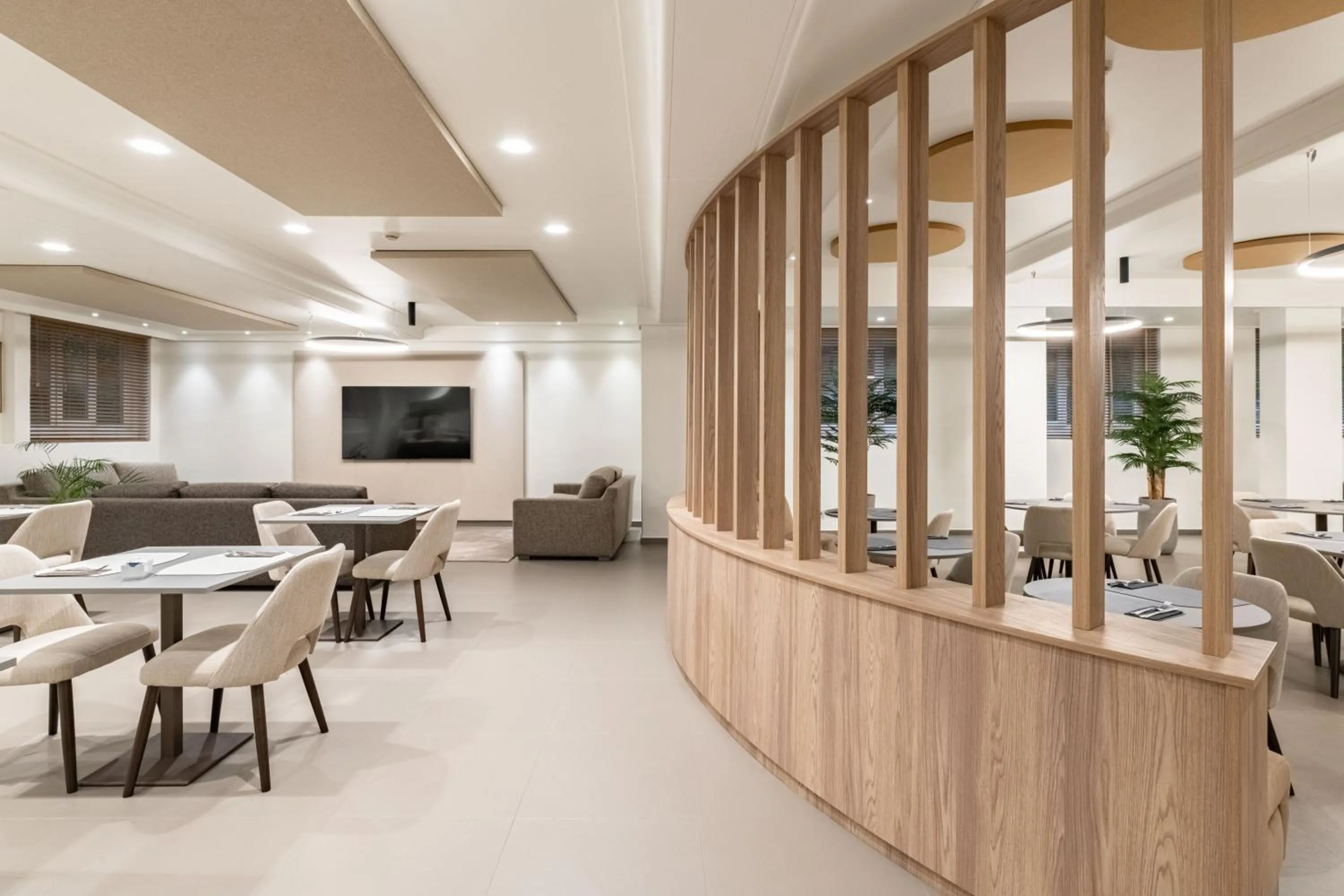 Restaurant/places to eat in Hotel Mealba