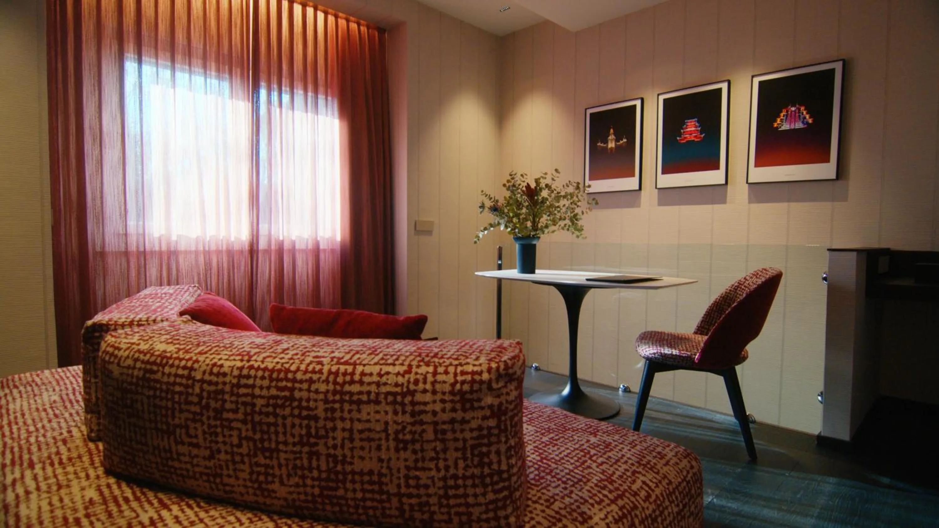 Photo of the whole room in Hotel Mealba