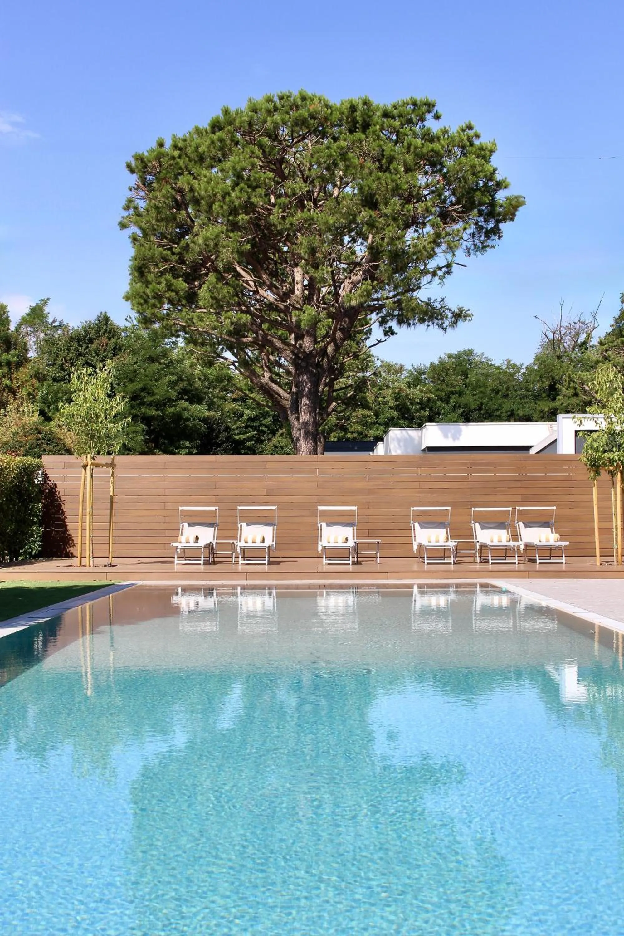 Swimming pool in Hotel Mealba