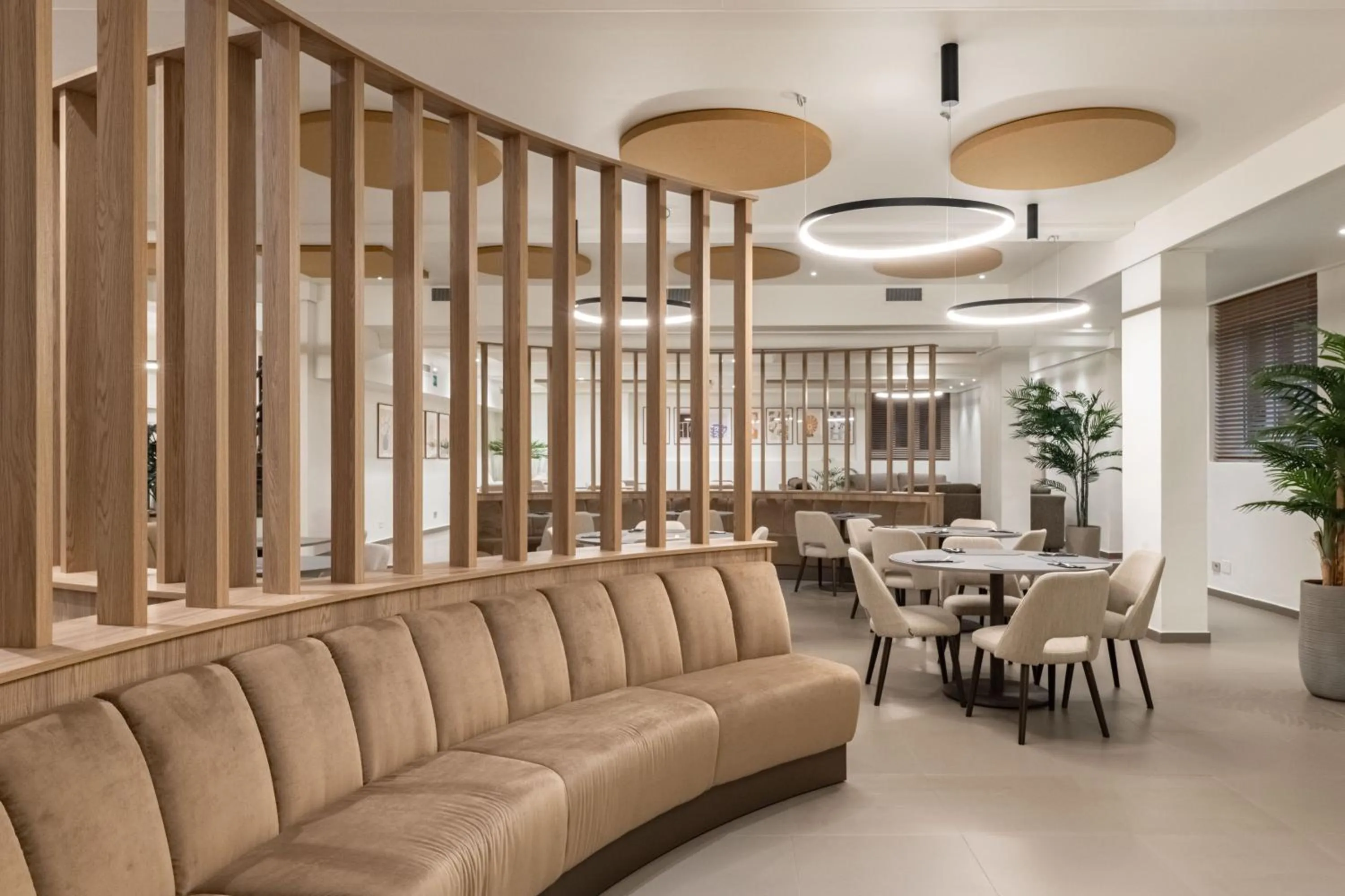 Restaurant/places to eat in Hotel Mealba