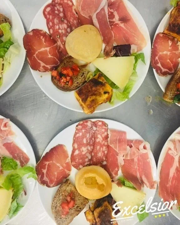 Food and drinks in Hotel Excelsior