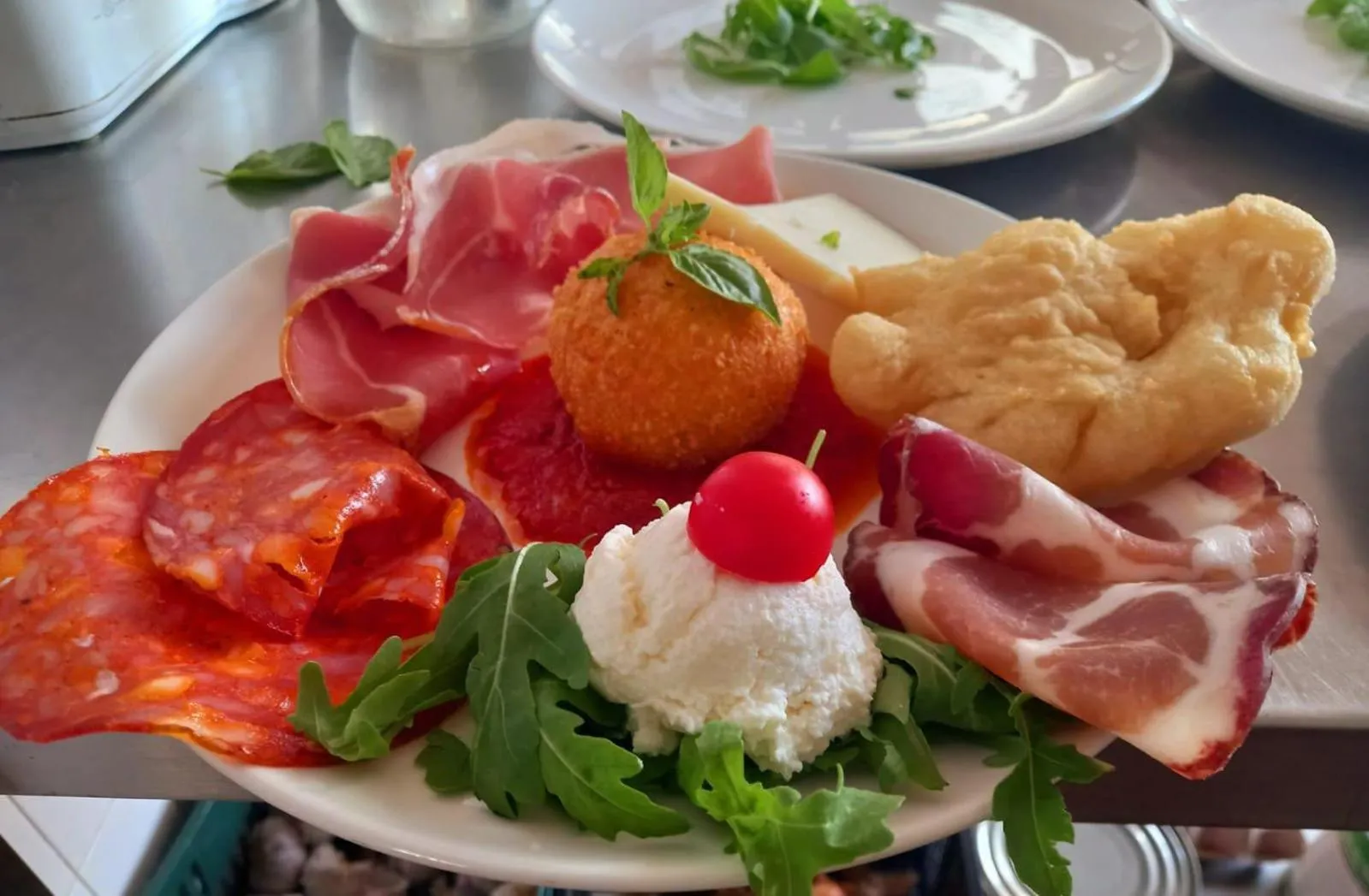 Food and drinks in Hotel Excelsior