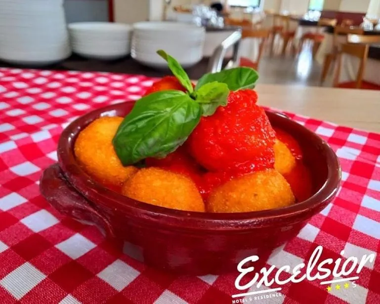 Food and drinks in Hotel Excelsior