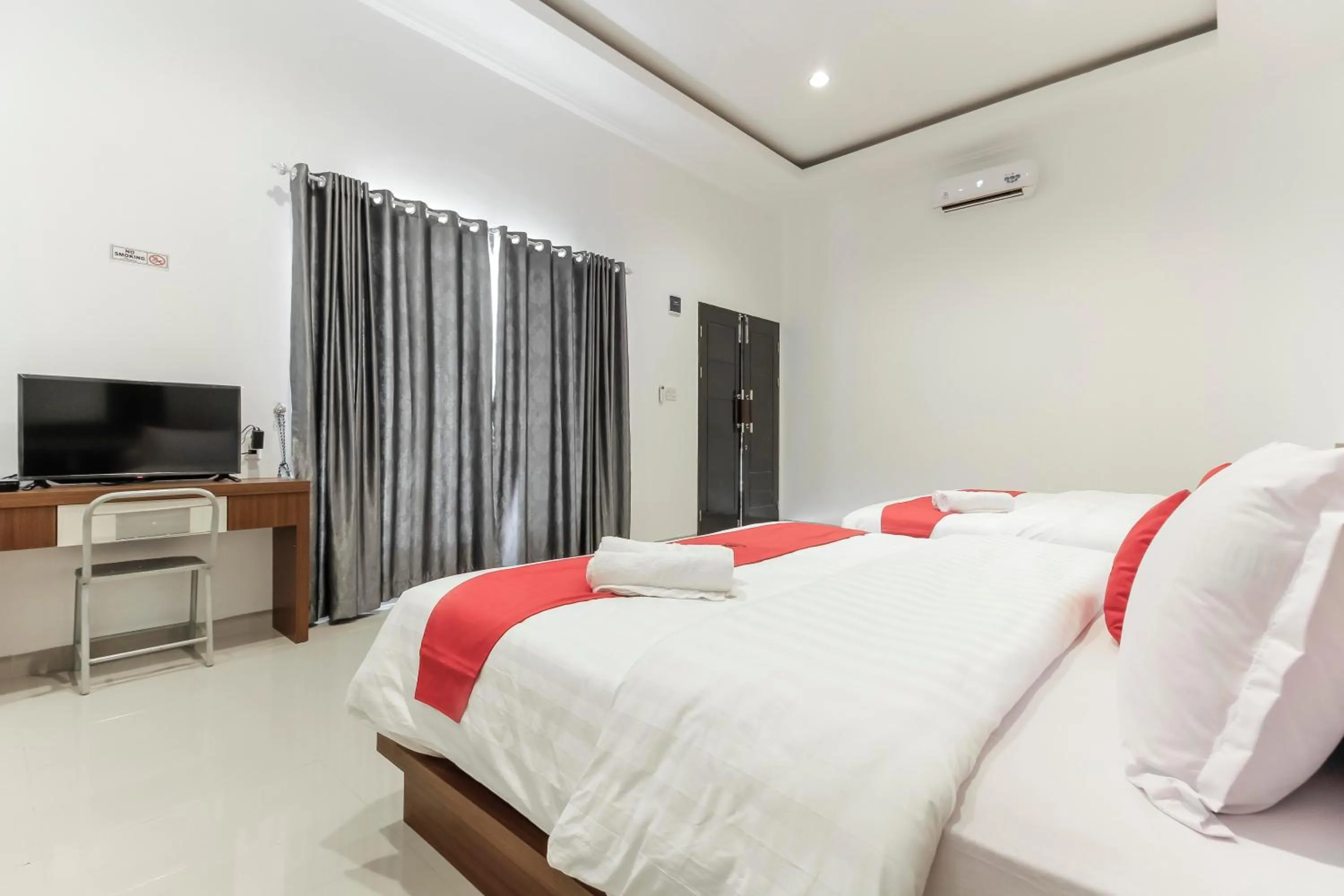Bedroom, Bed in RedDoorz Premium @ Setiabudi Medan