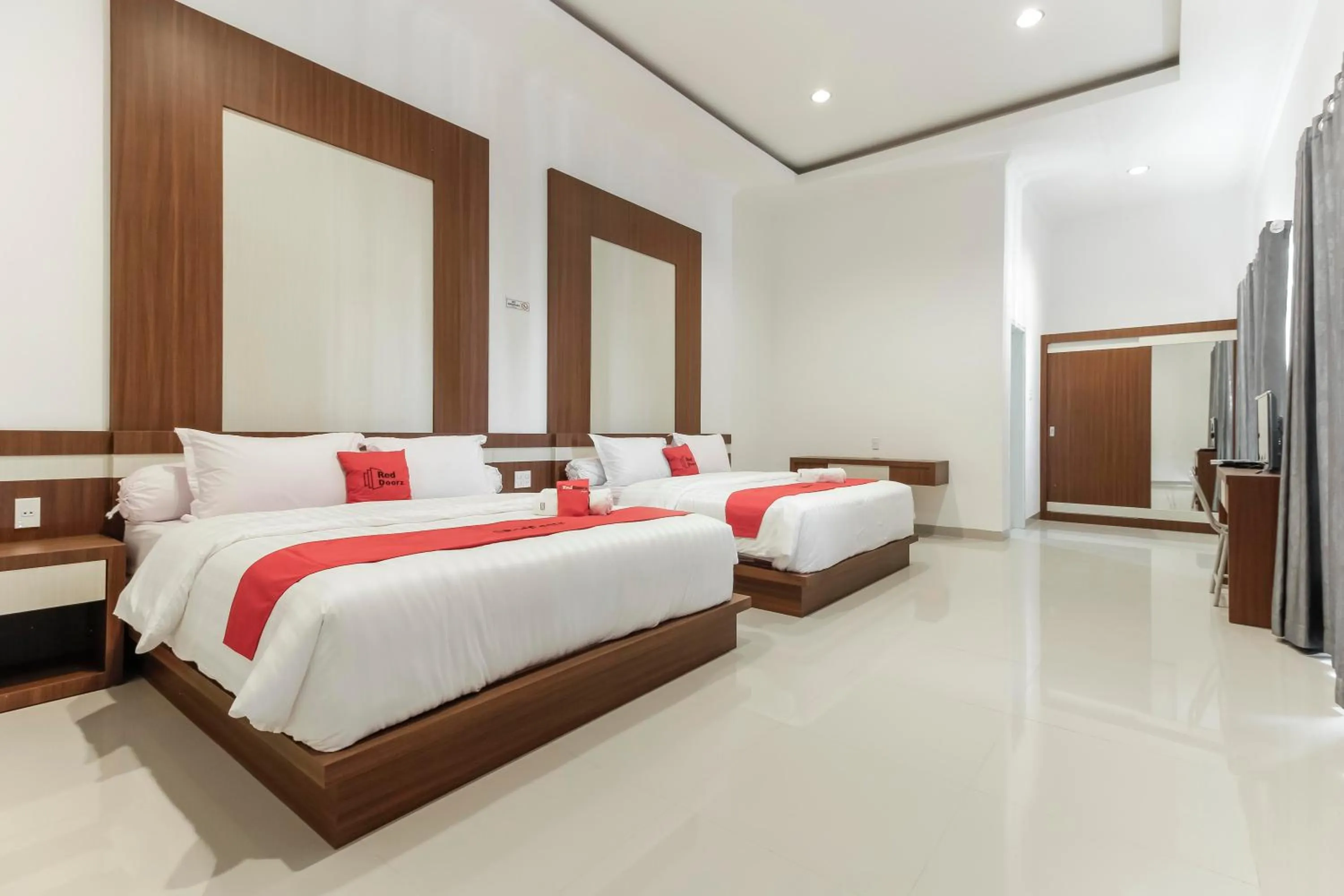 Bedroom, Bed in RedDoorz Premium @ Setiabudi Medan