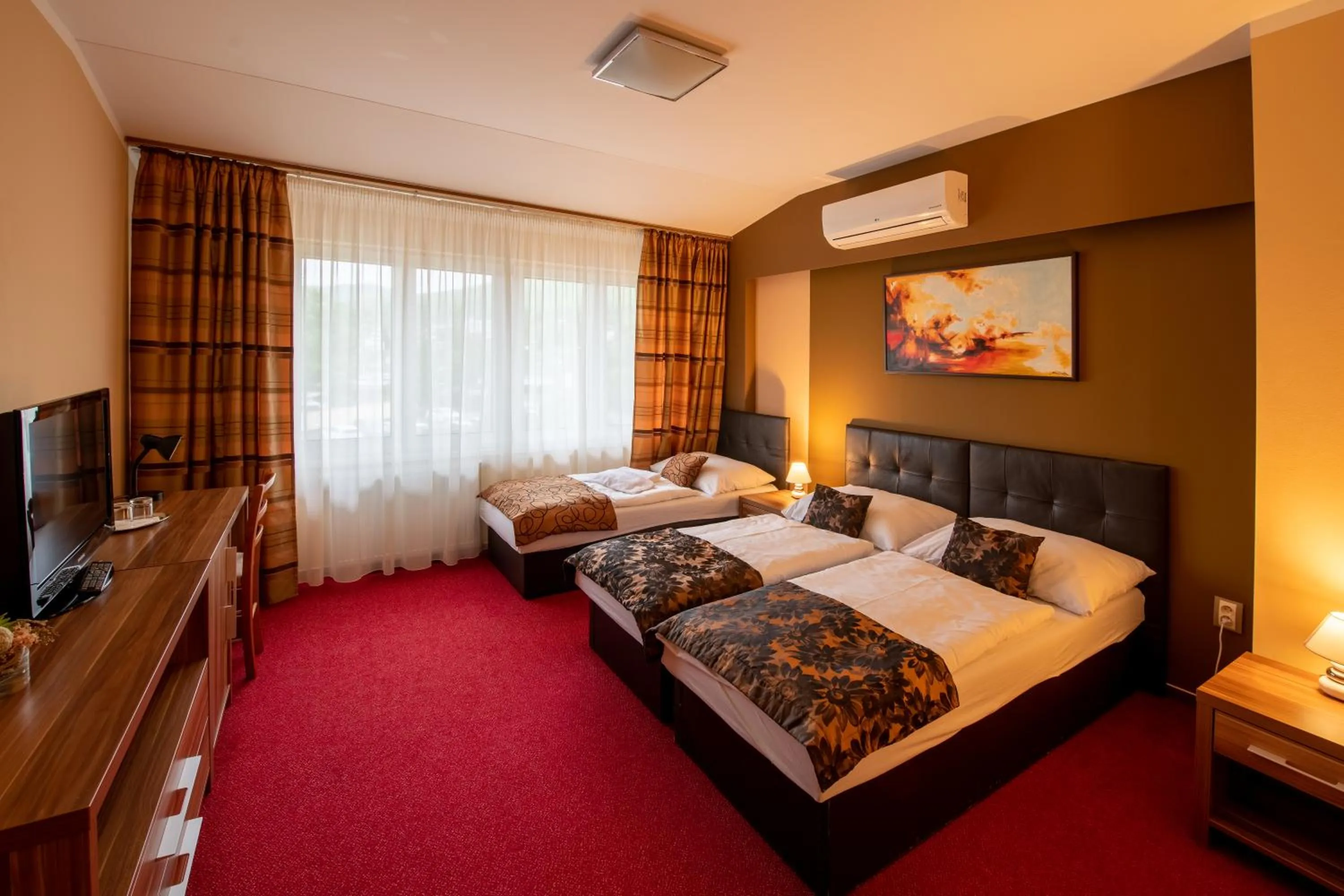 TV and multimedia, Bed in Hotel Glamour