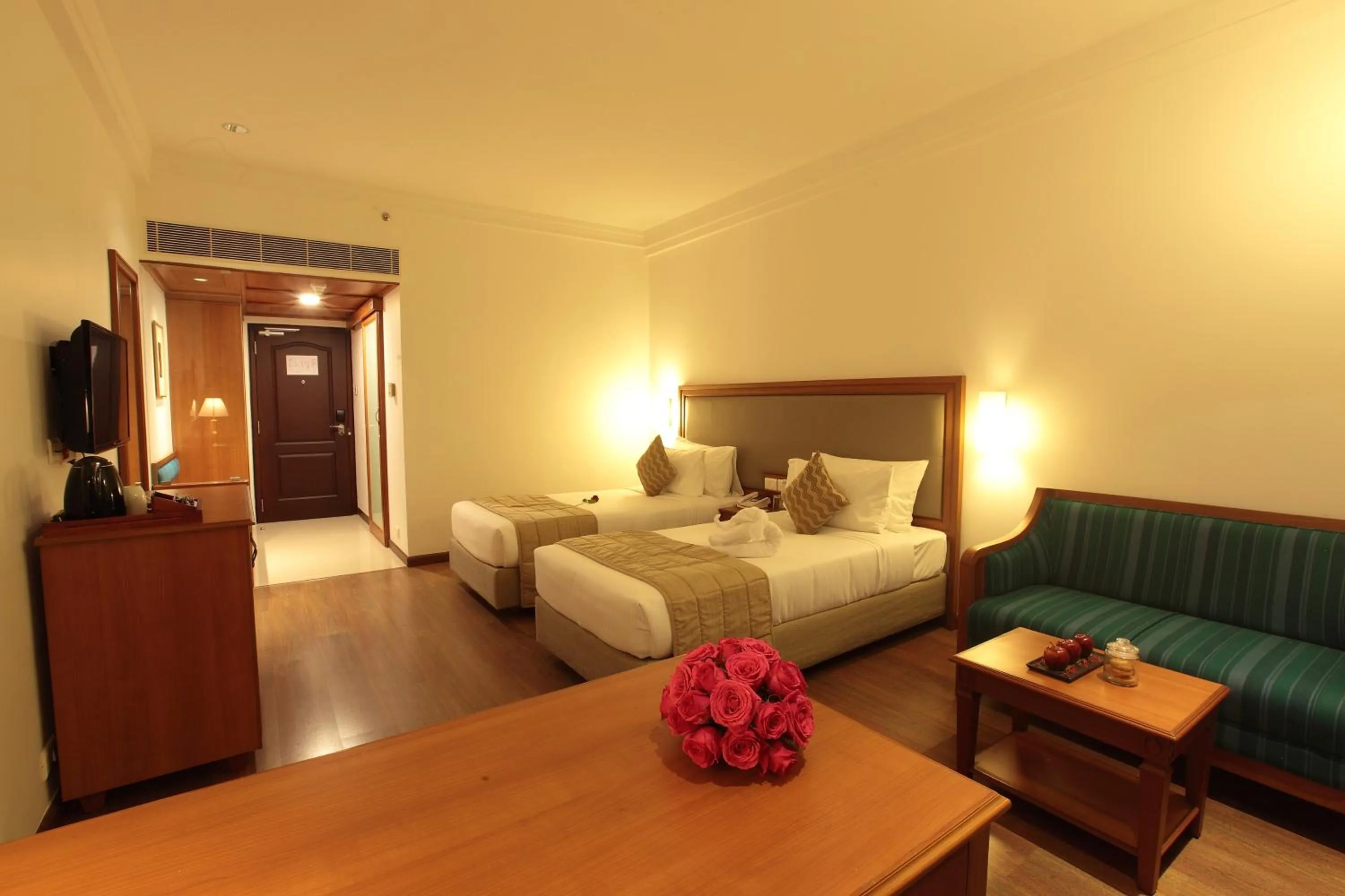 Bed in Monsoon Empress Kochi