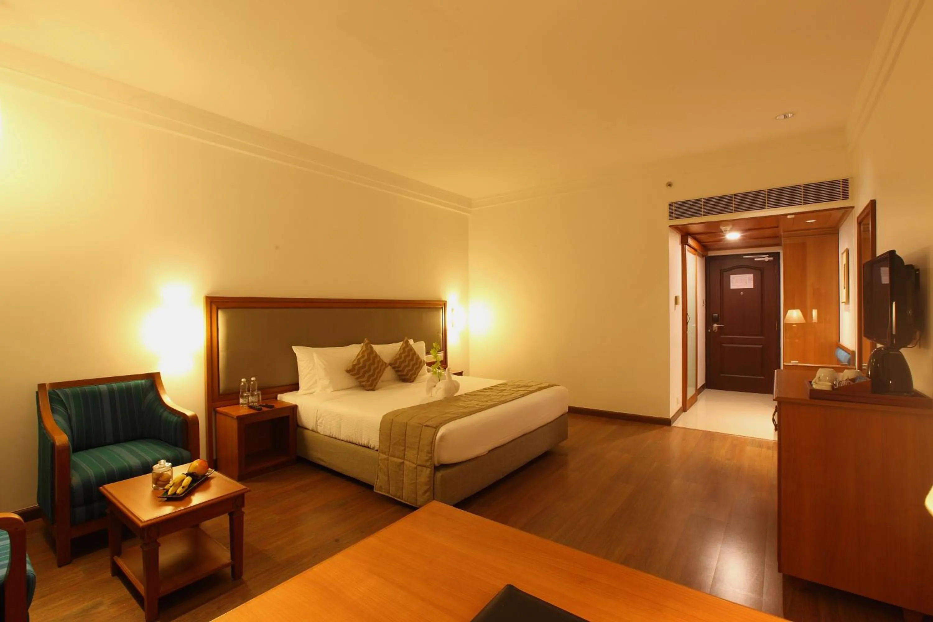 Bed in Monsoon Empress Kochi