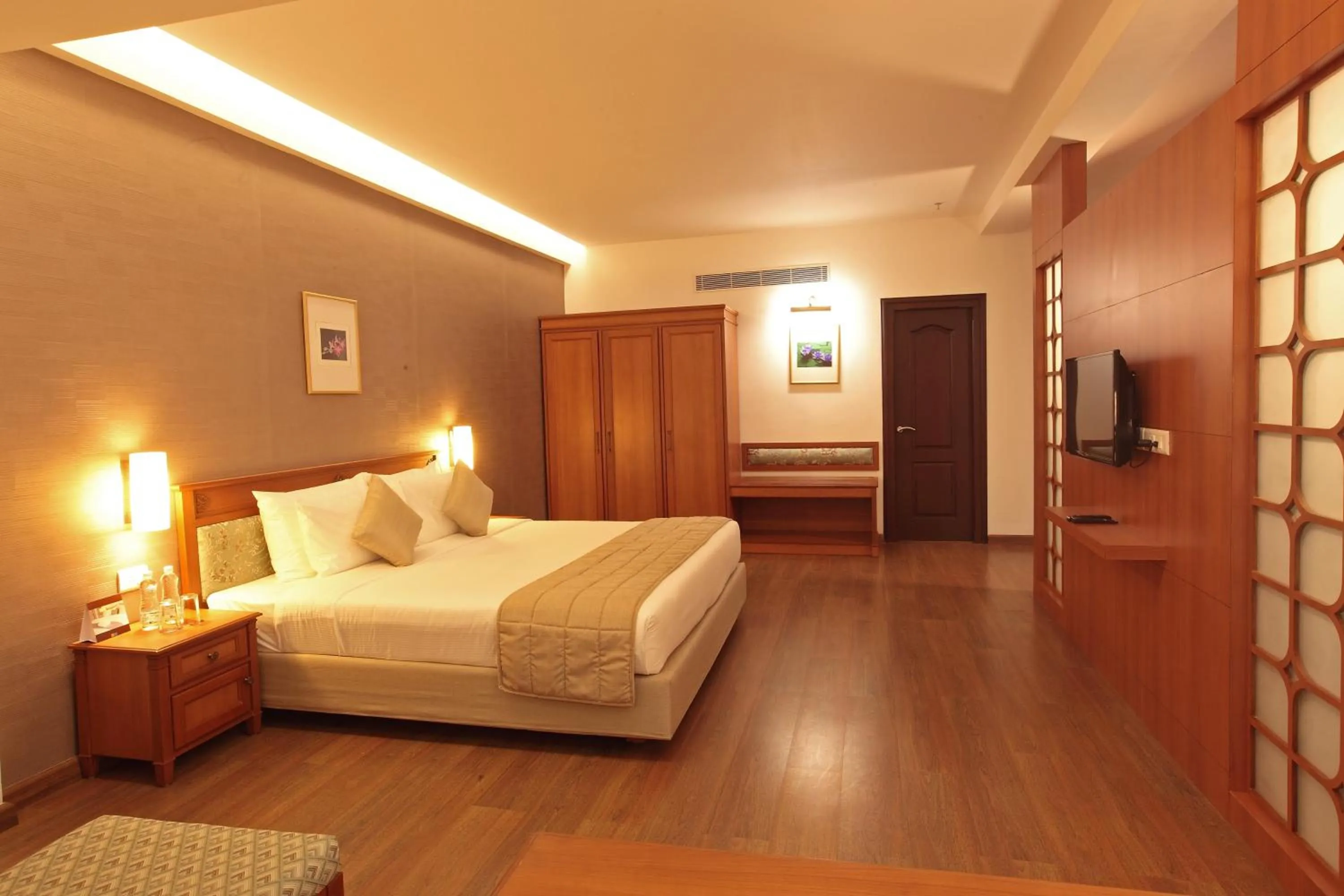 Bed in Monsoon Empress Kochi