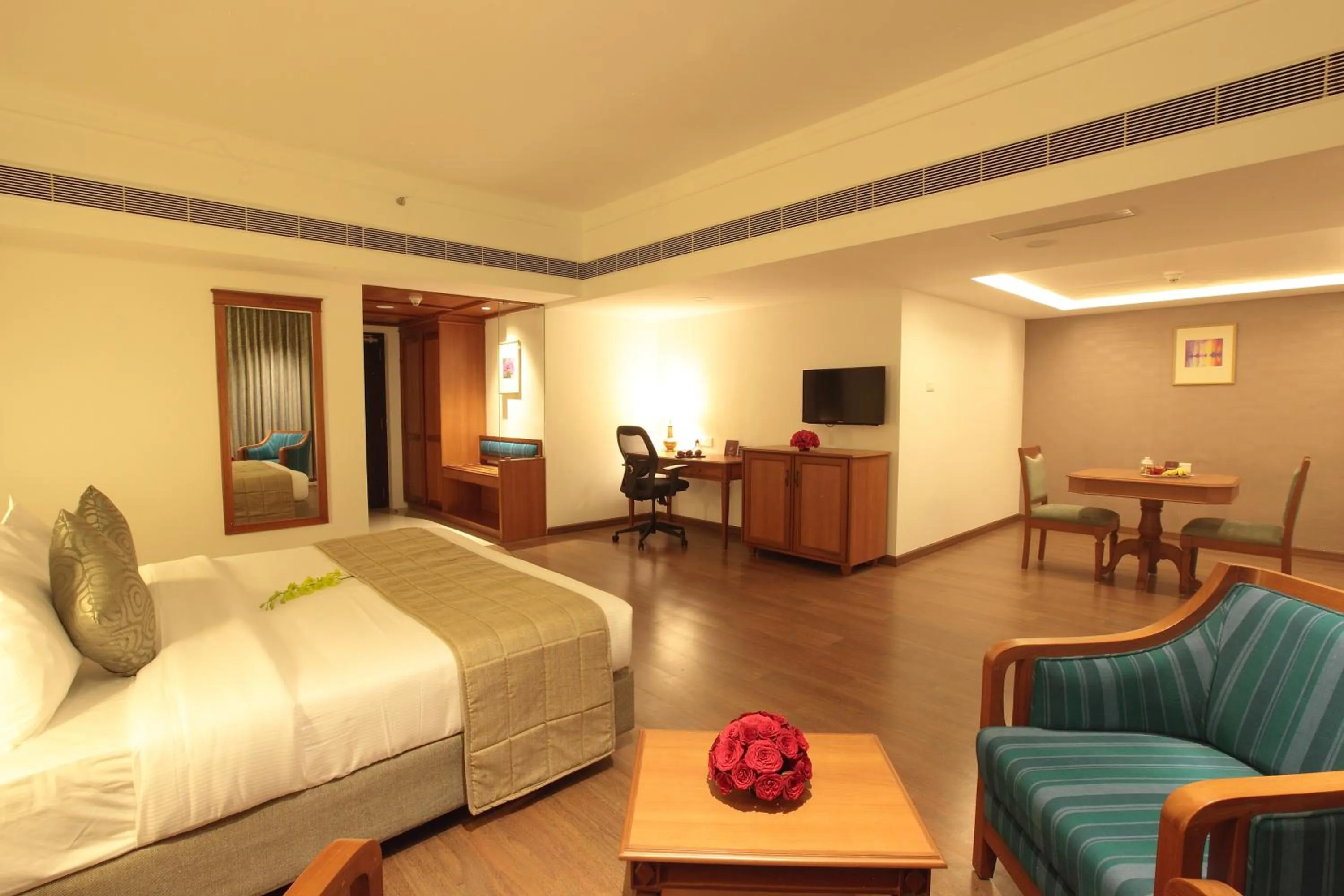 Bed in Monsoon Empress Kochi