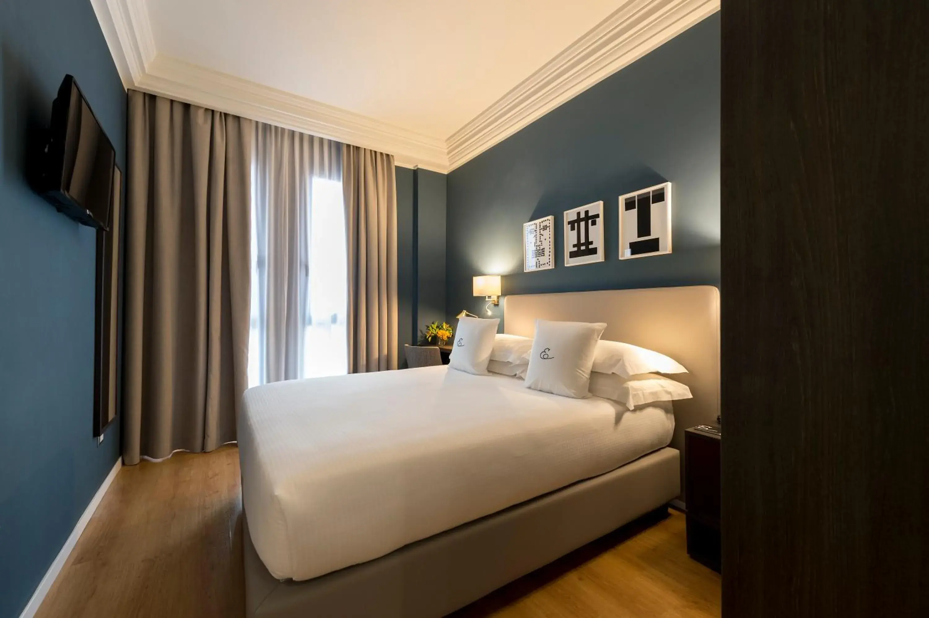 Small Double Room in Elizabeth Lifestyle Hotel Small Double Room in Elizabeth Lifestyle Hotel