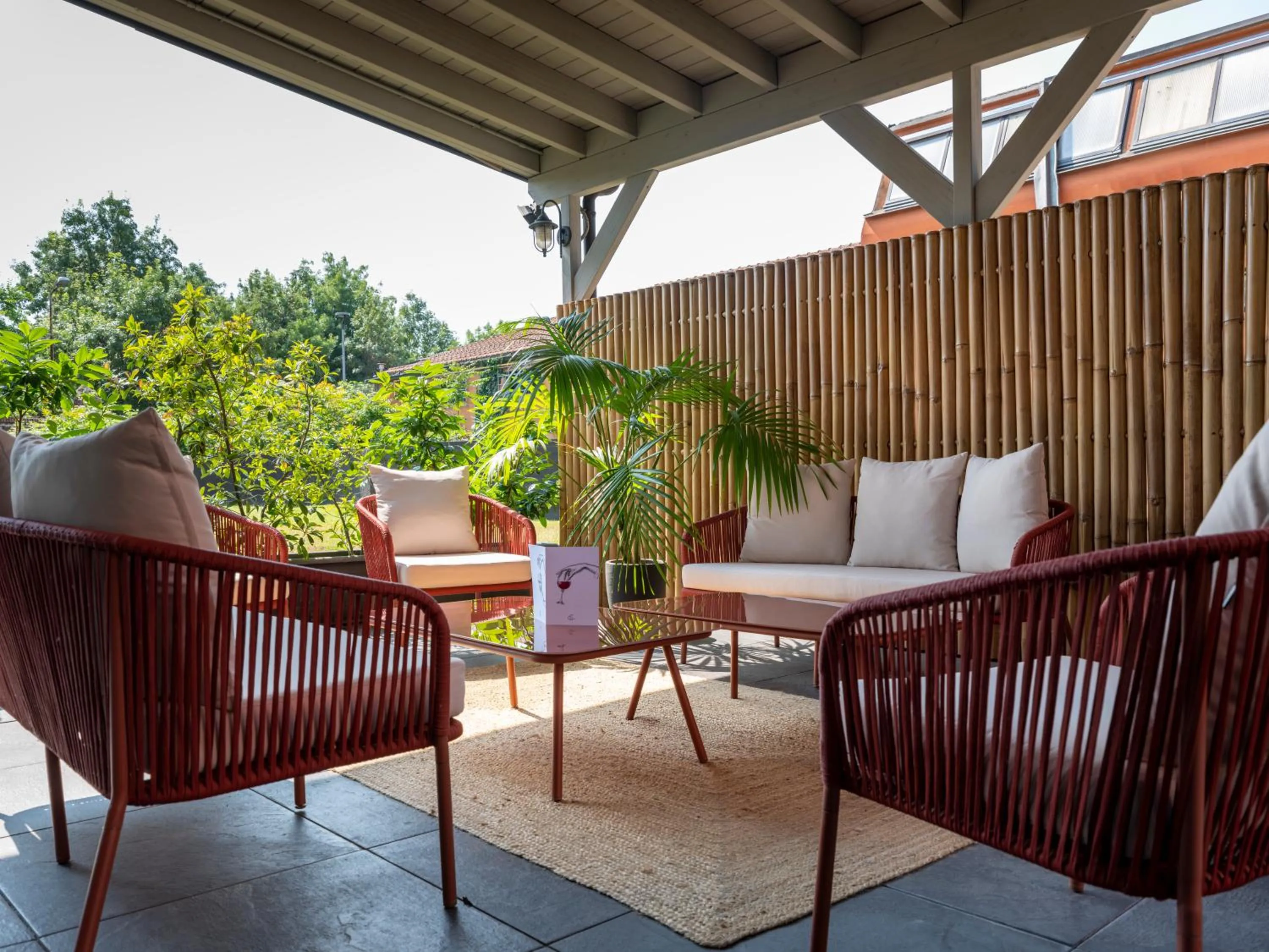 Lounge or bar in Elizabeth Lifestyle Hotel